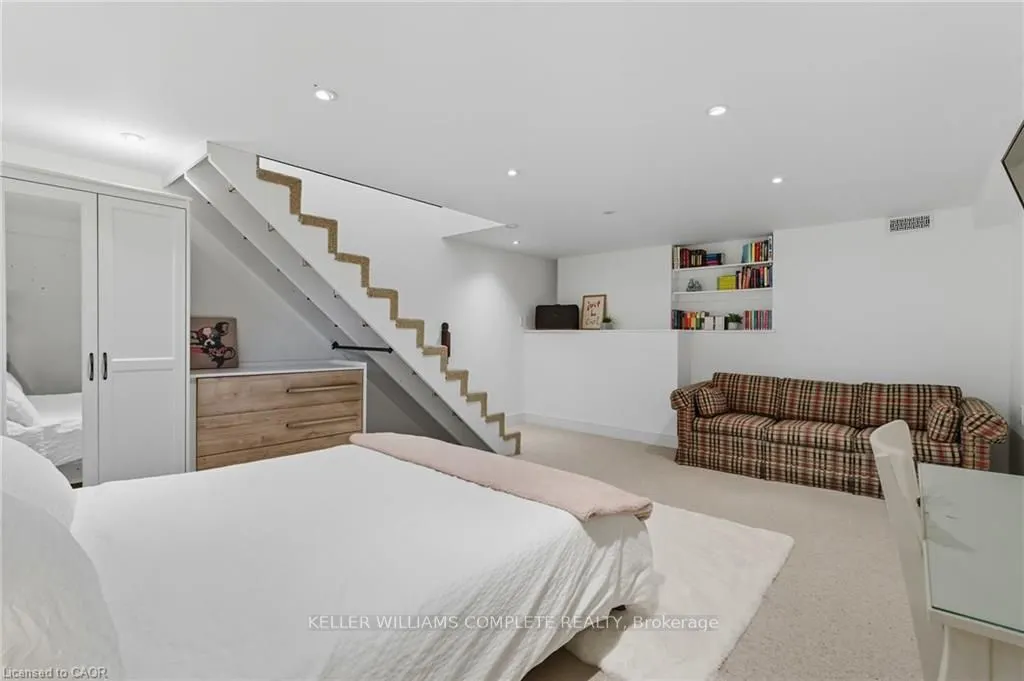 345 Jerseyville Road W