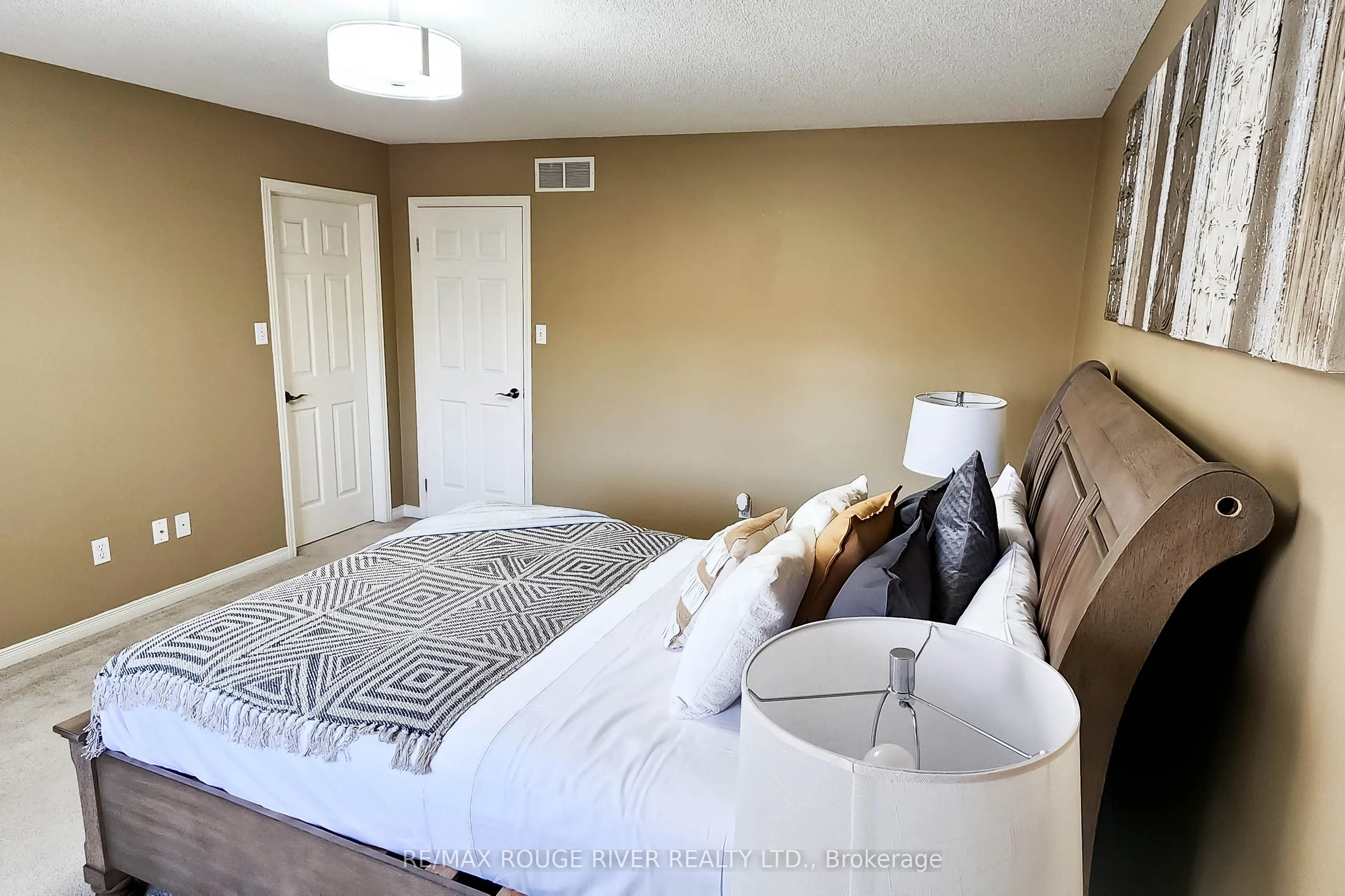74 Meadow Wood Crescent