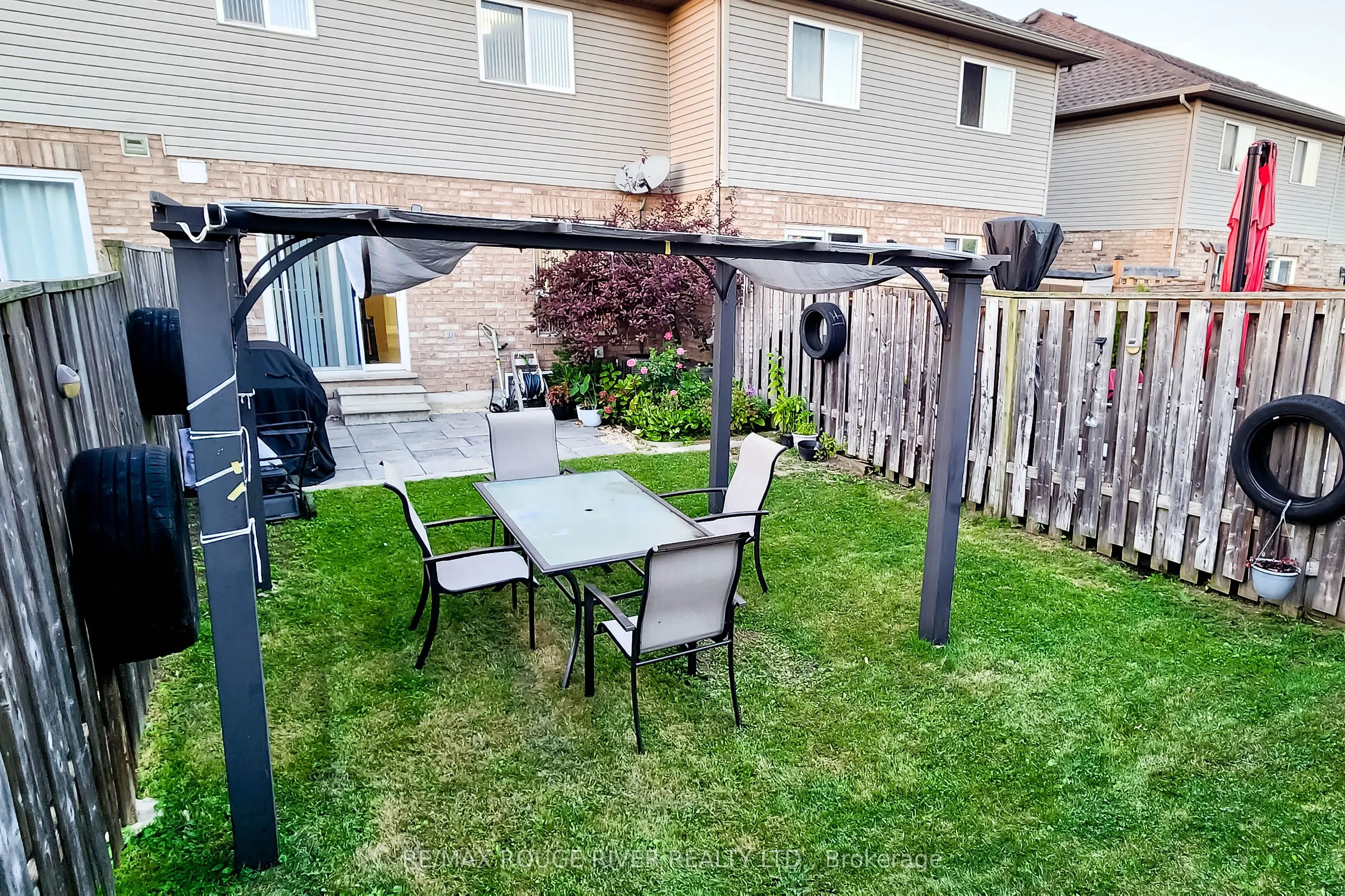 74 Meadow Wood Crescent