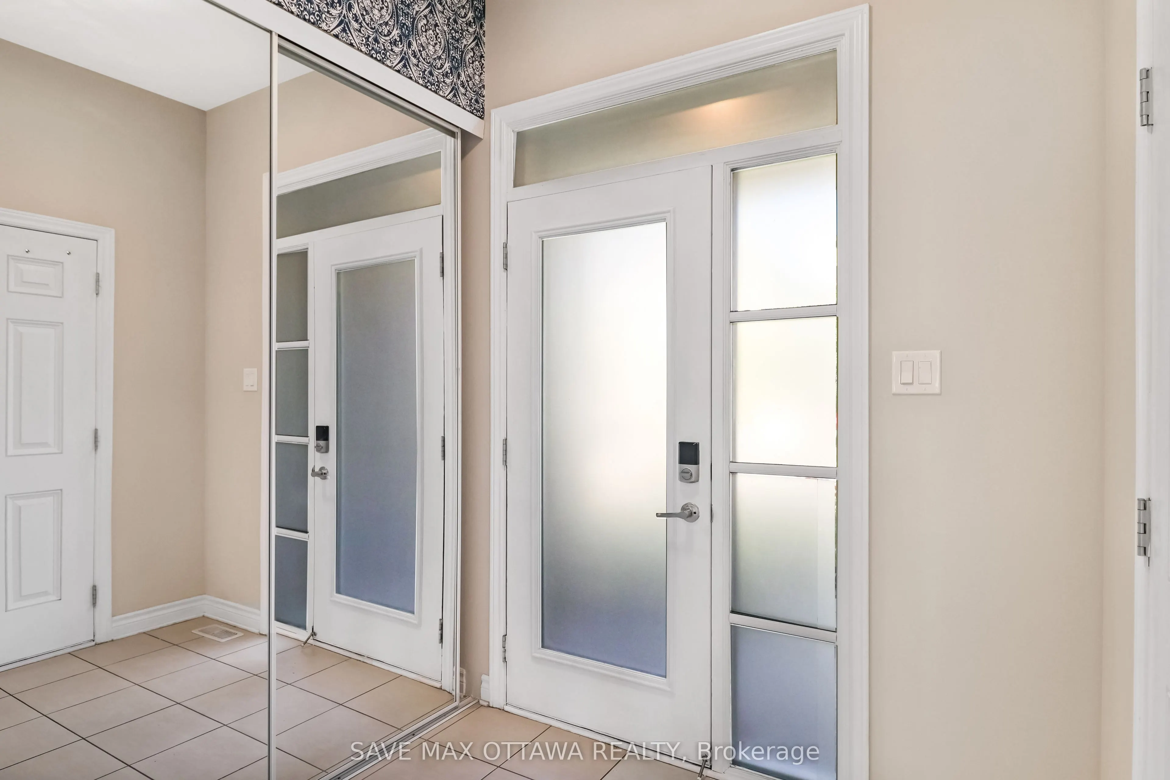 629 Lauraleaf Crescent
