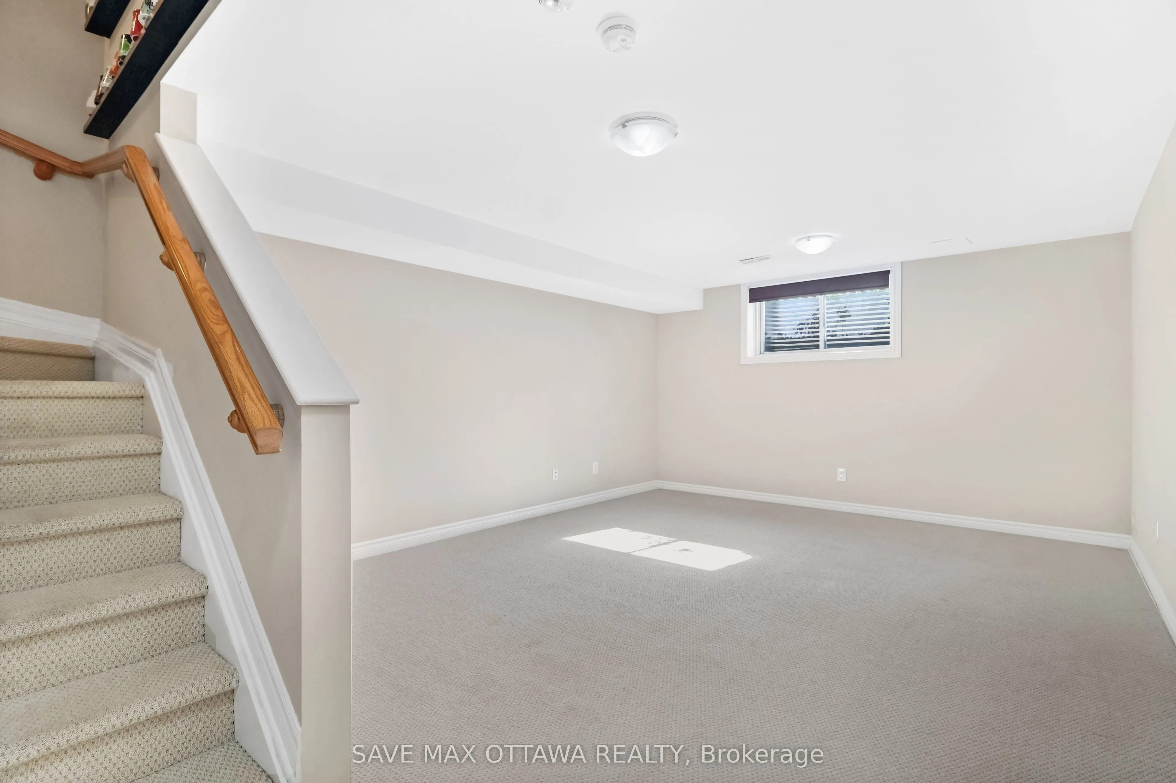 629 Lauraleaf Crescent