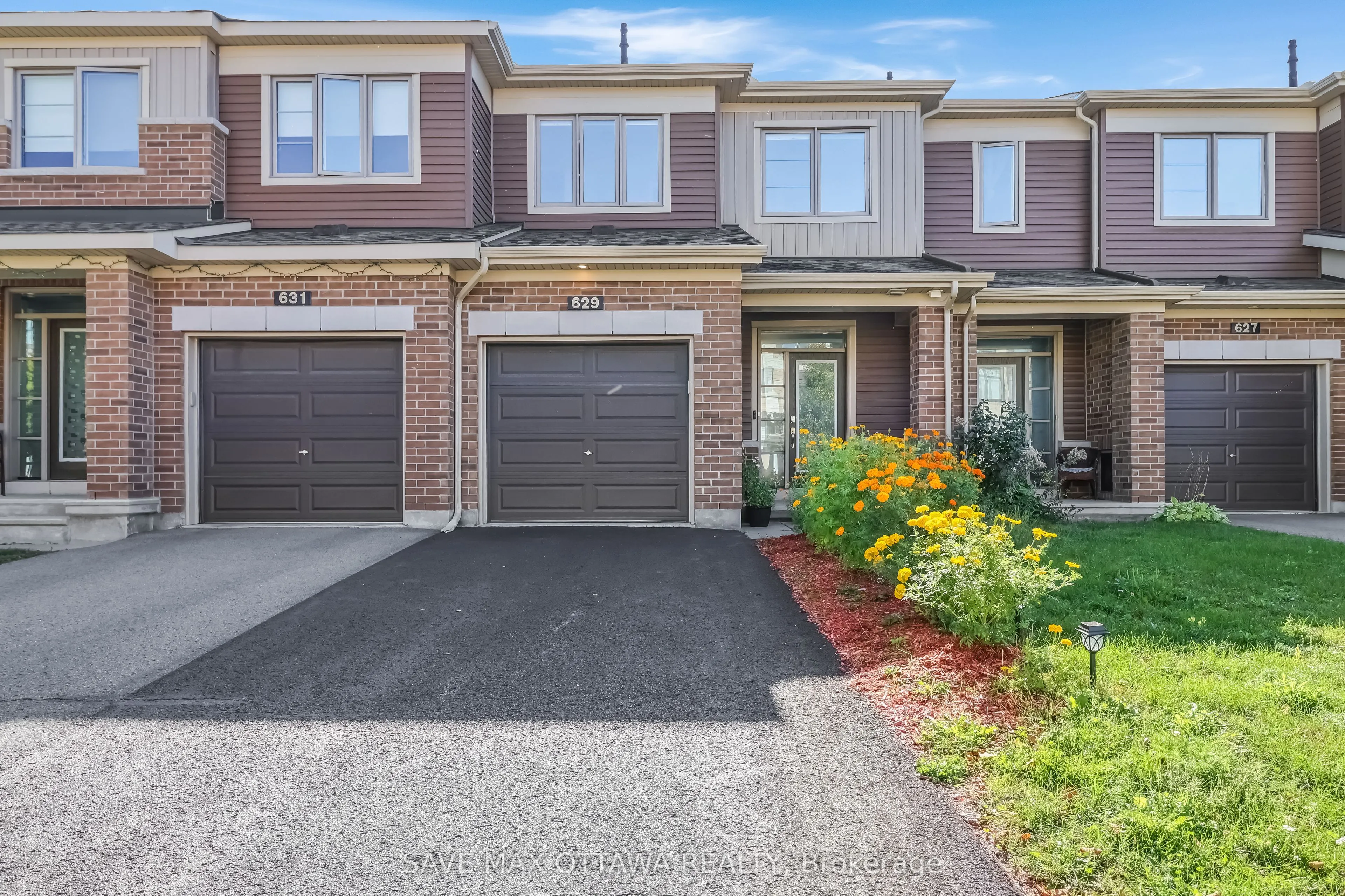 629 Lauraleaf Crescent