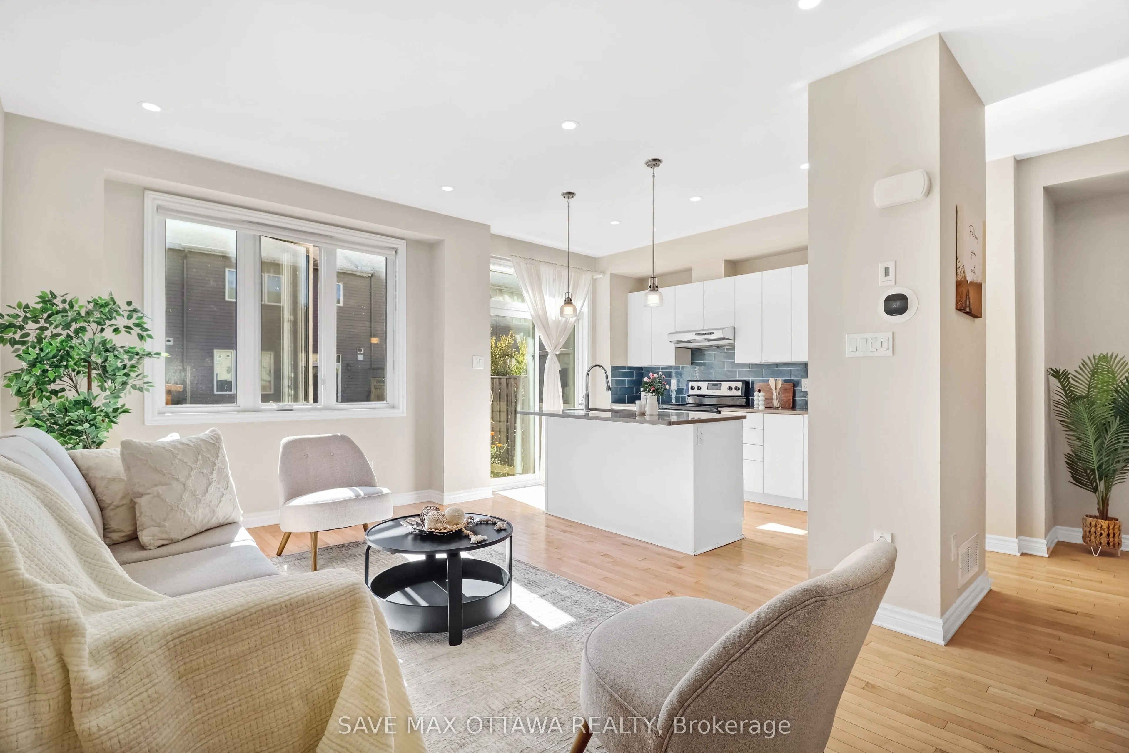 629 Lauraleaf Crescent