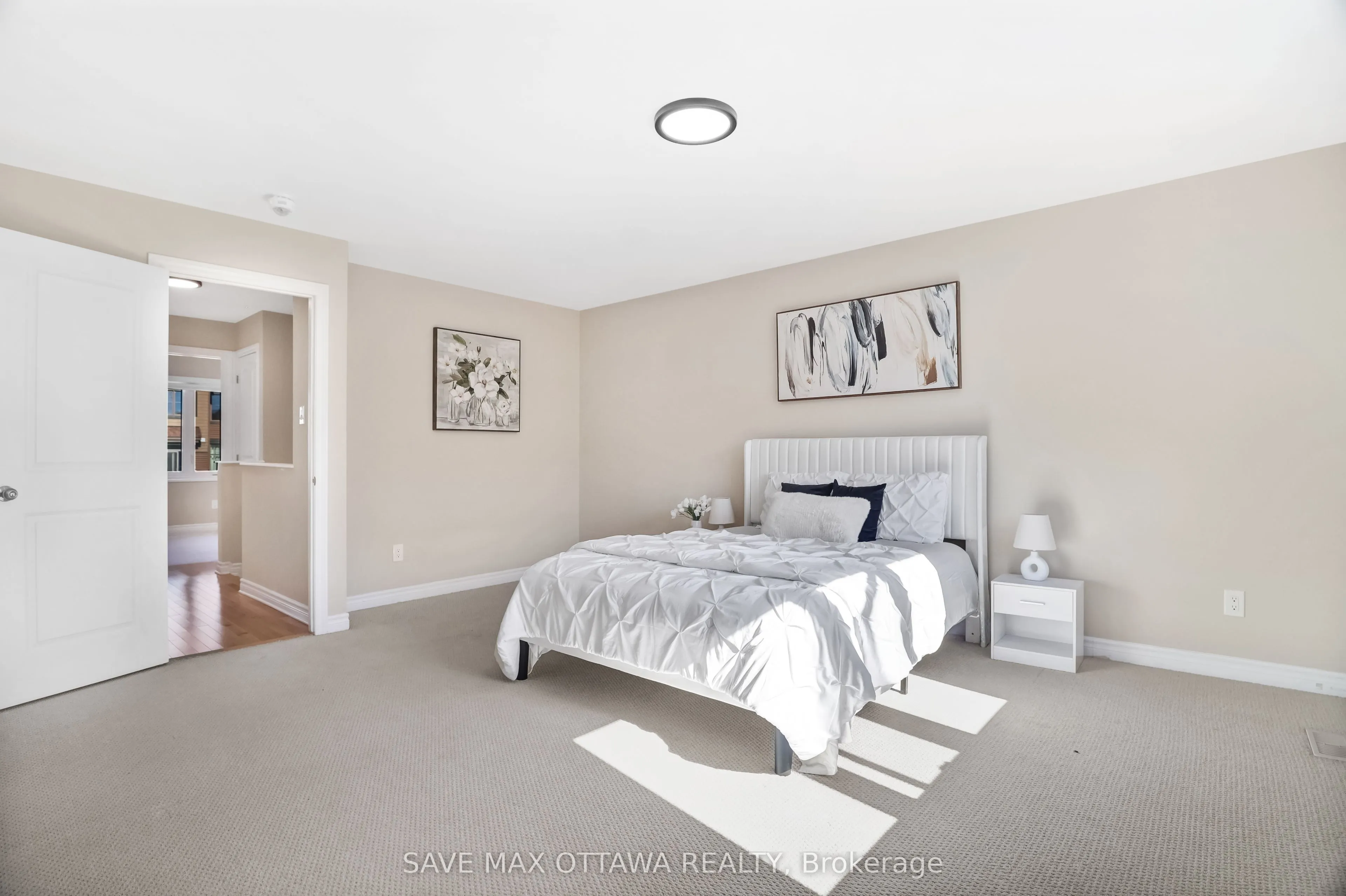 629 Lauraleaf Crescent