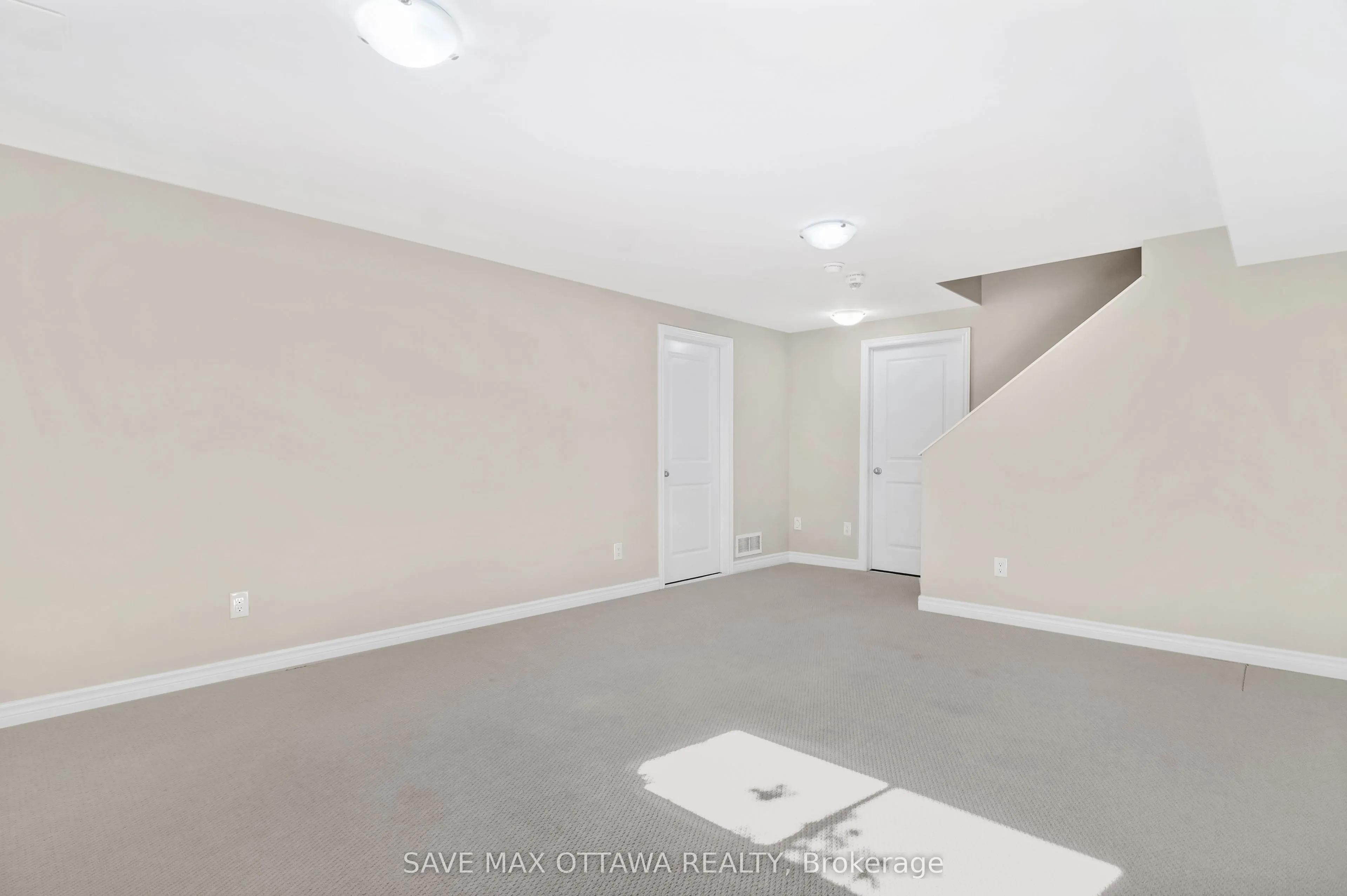 629 Lauraleaf Crescent