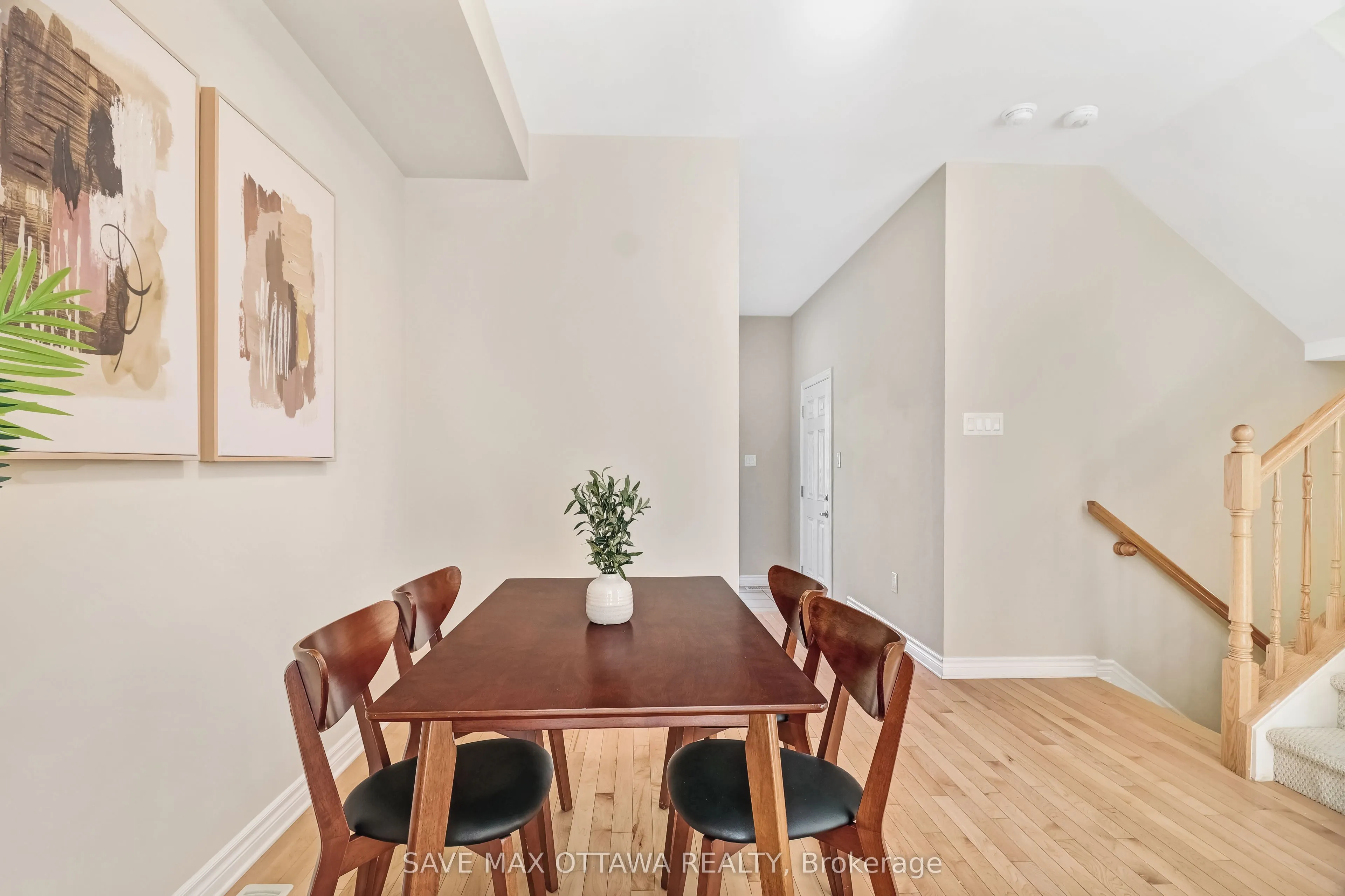629 Lauraleaf Crescent