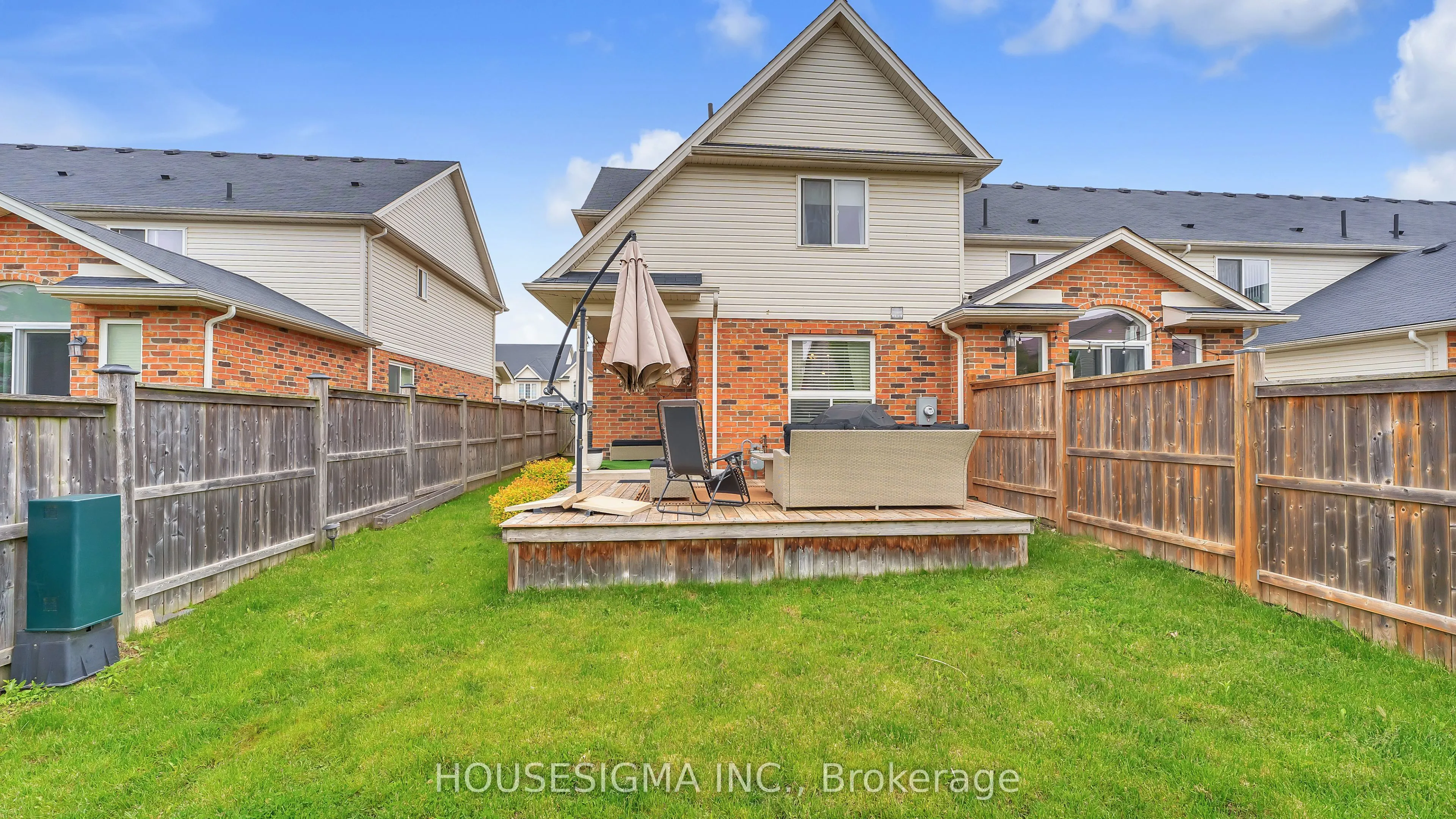 939 Silverfox Crescent