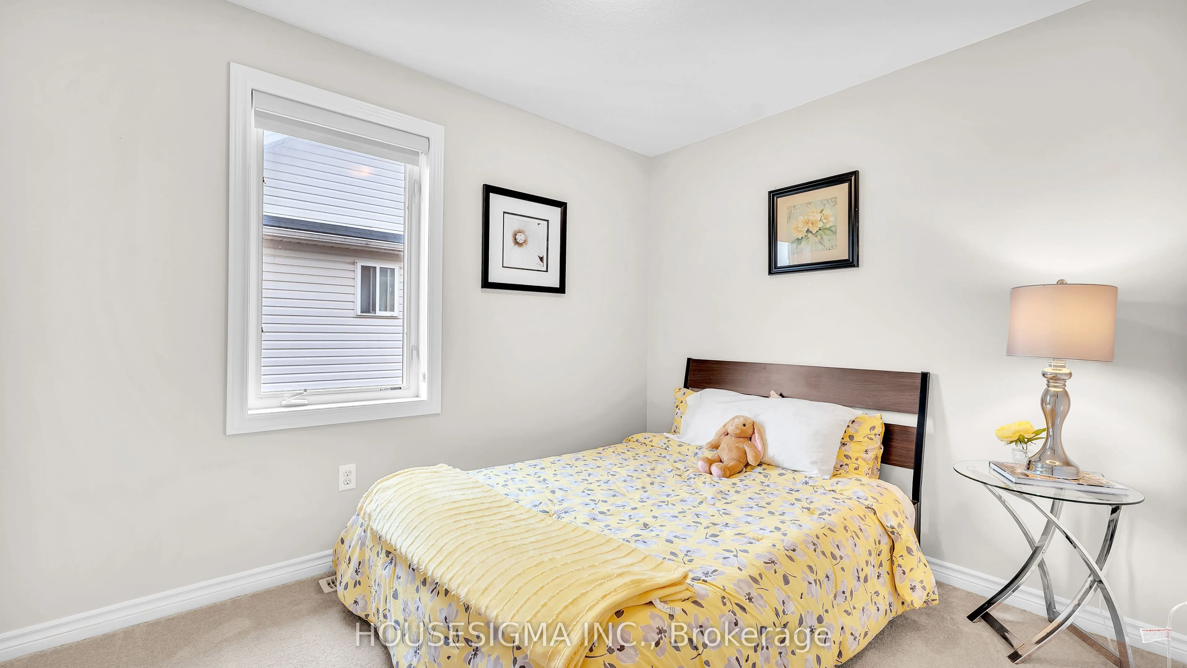 939 Silverfox Crescent