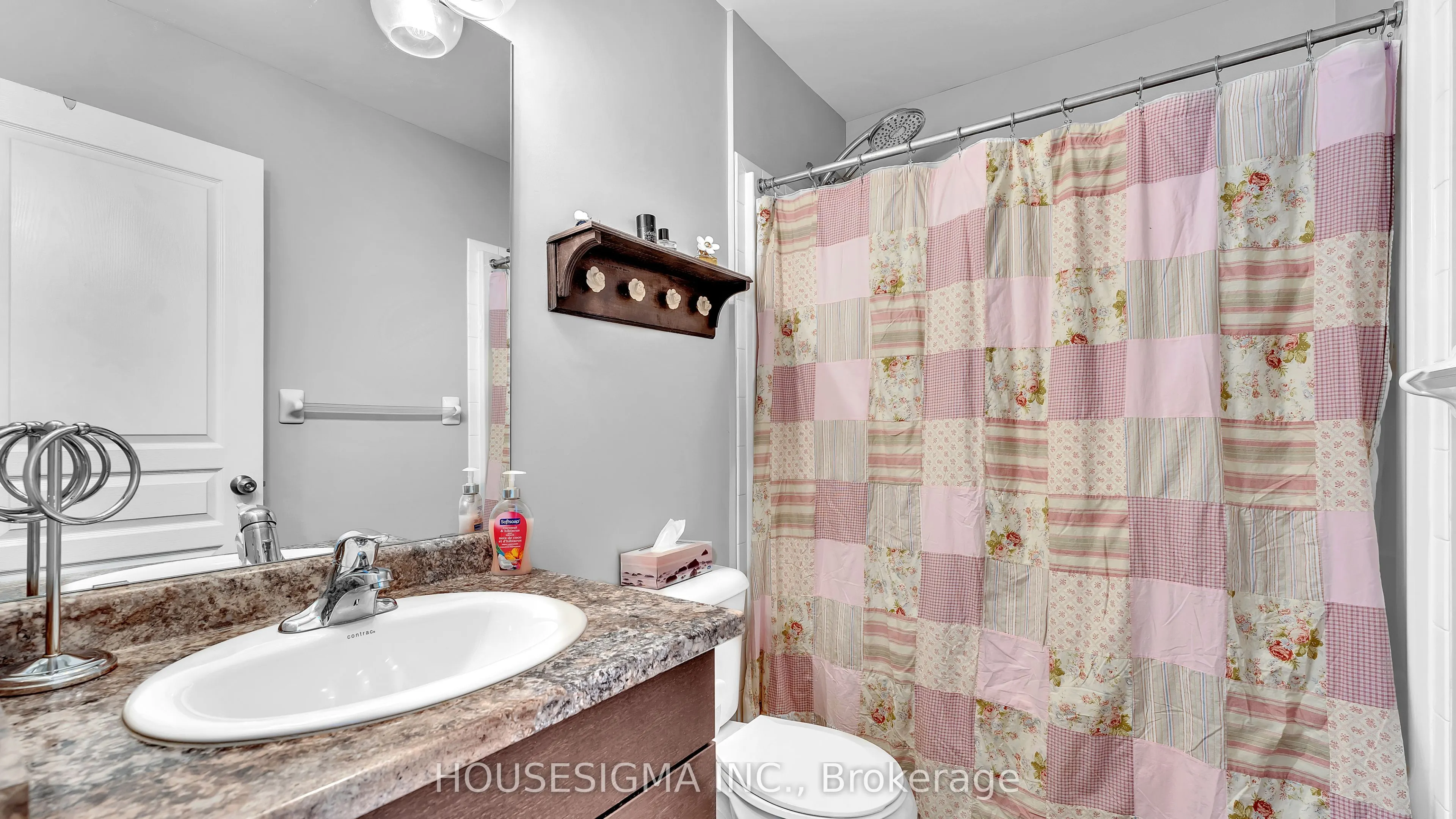 939 Silverfox Crescent