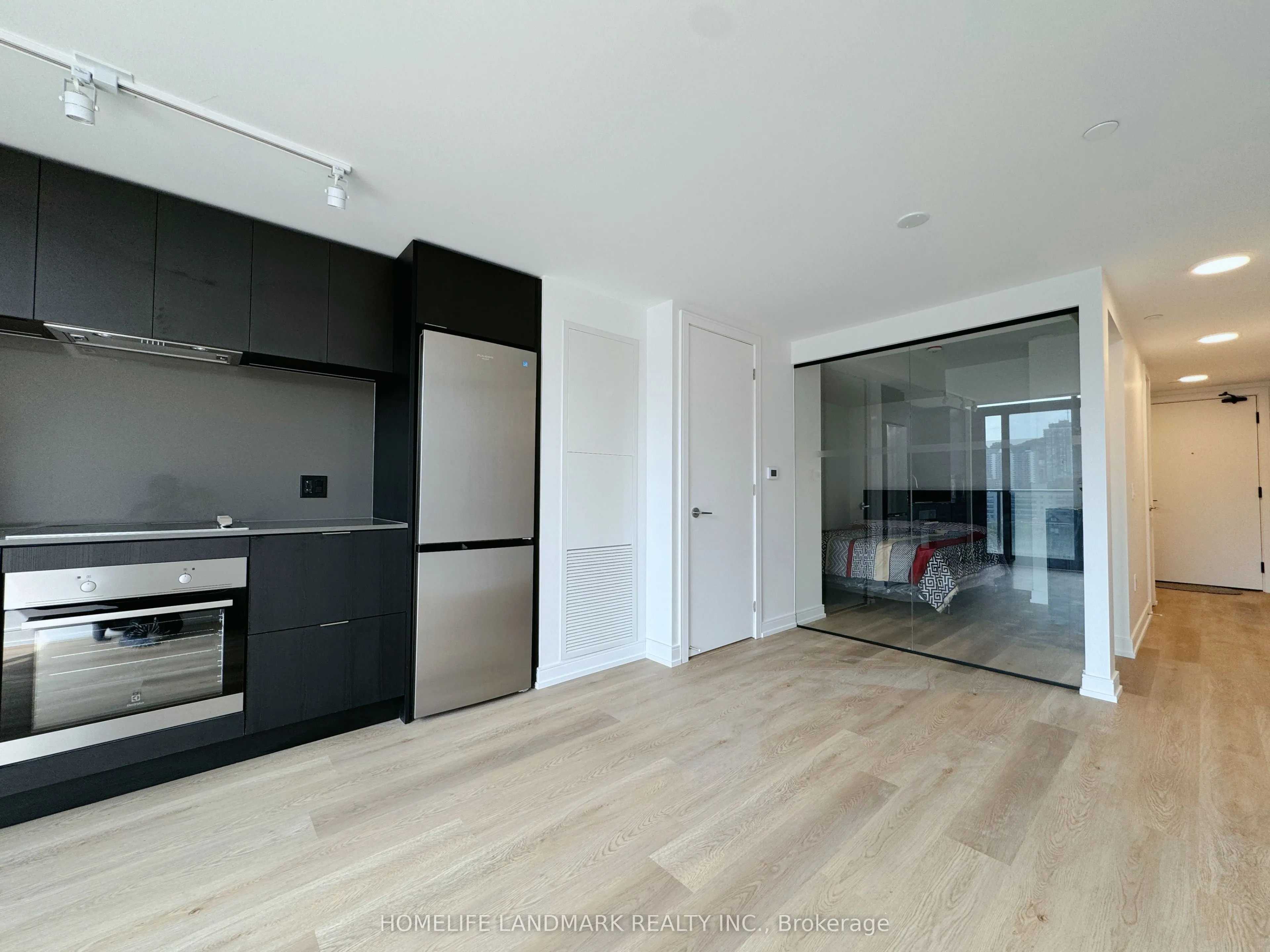 1 Jarvis Street, #909