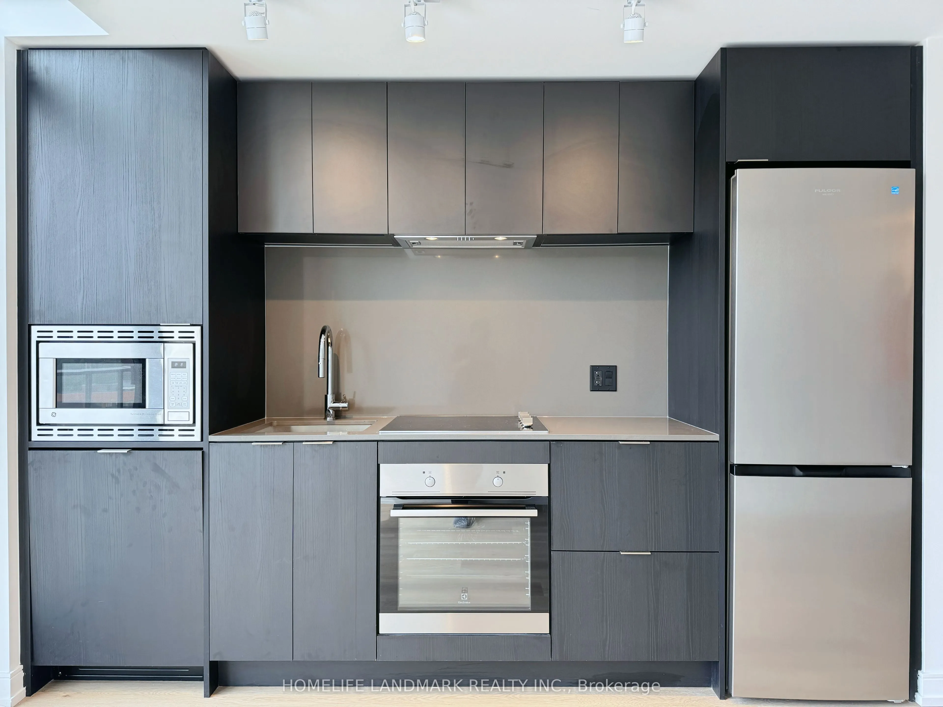 1 Jarvis Street, #909