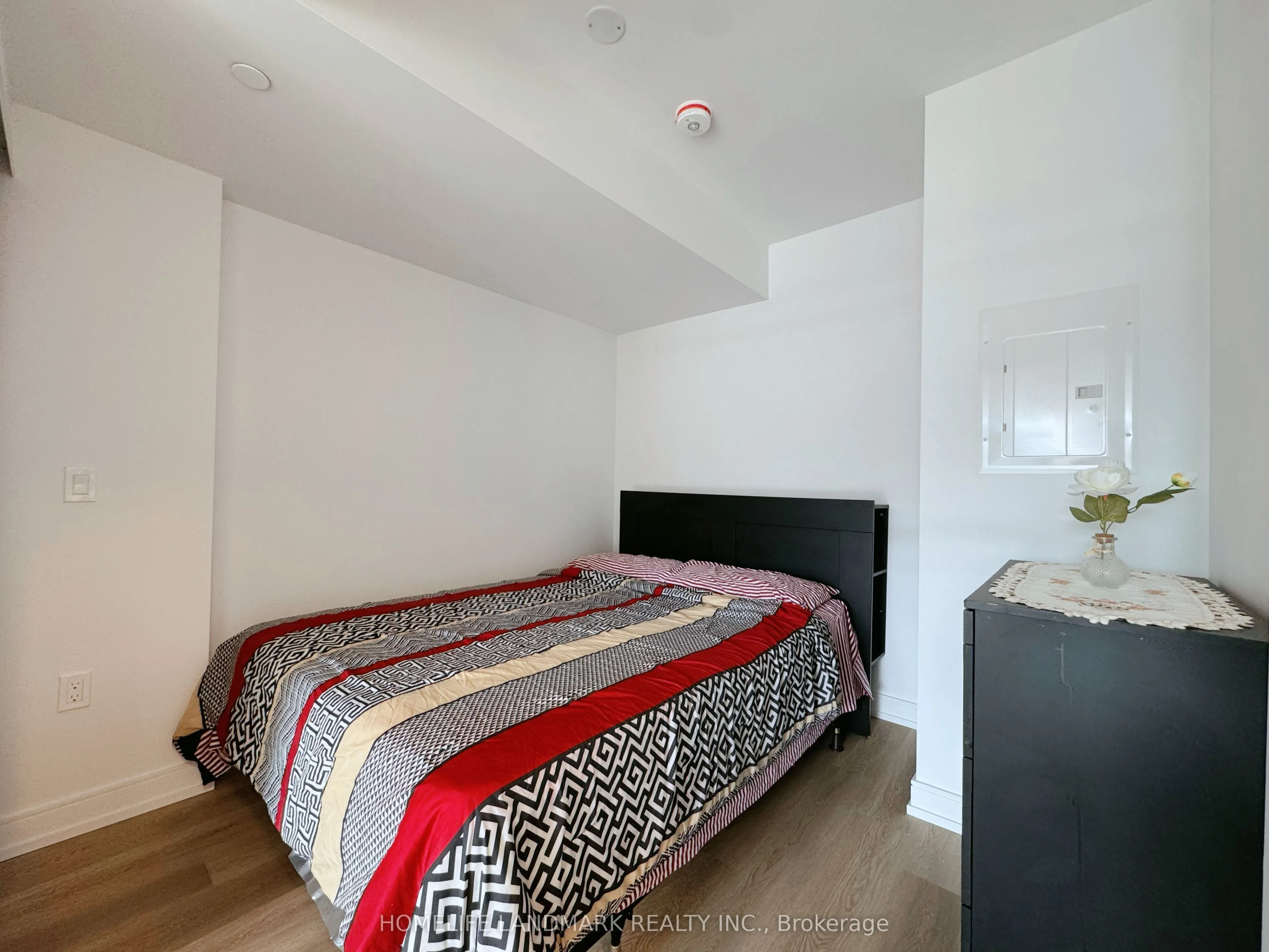1 Jarvis Street, #909