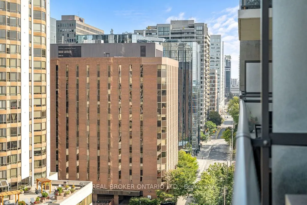 224 Lyon Street N, #1111