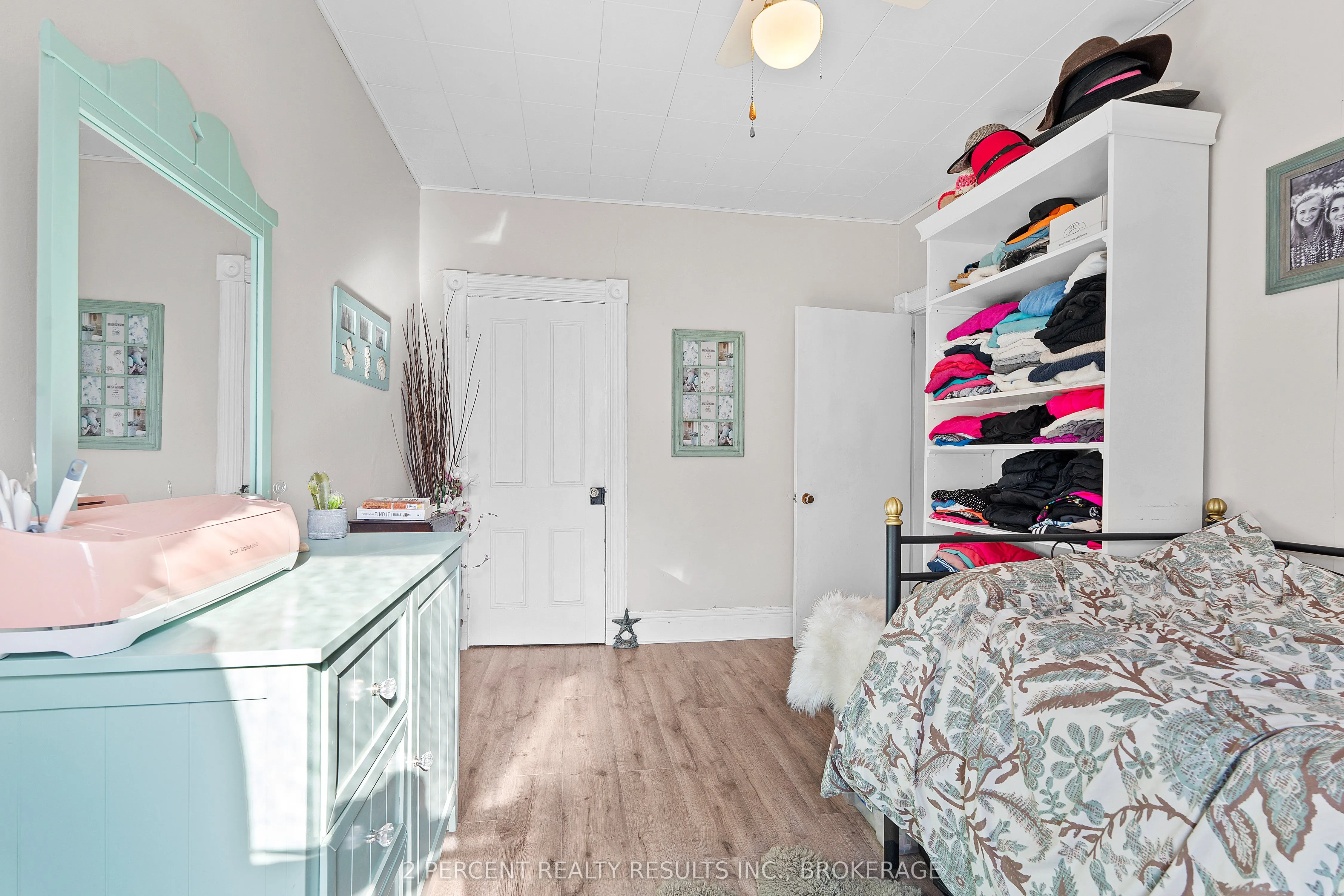 145 Pearl Street W