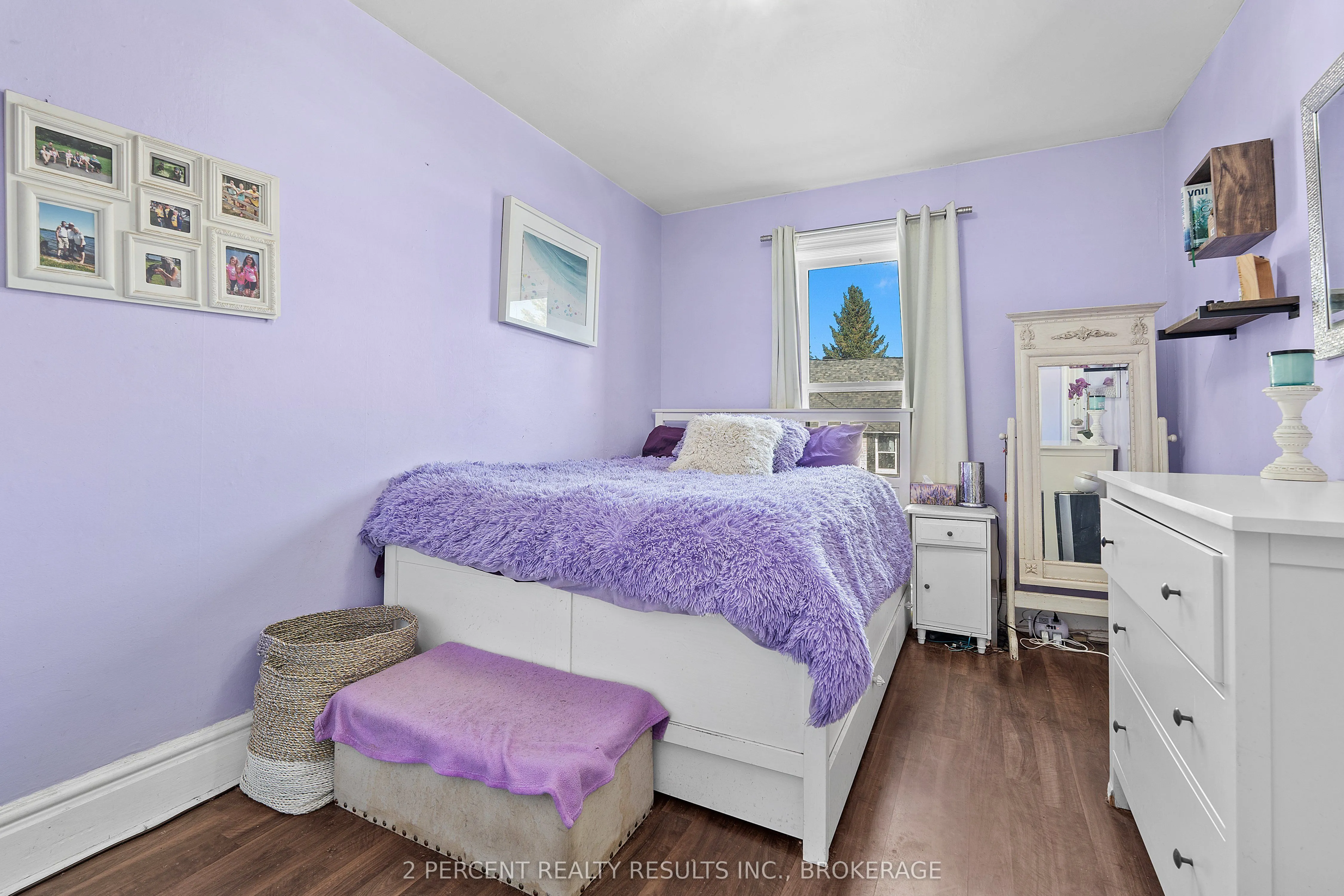145 Pearl Street W