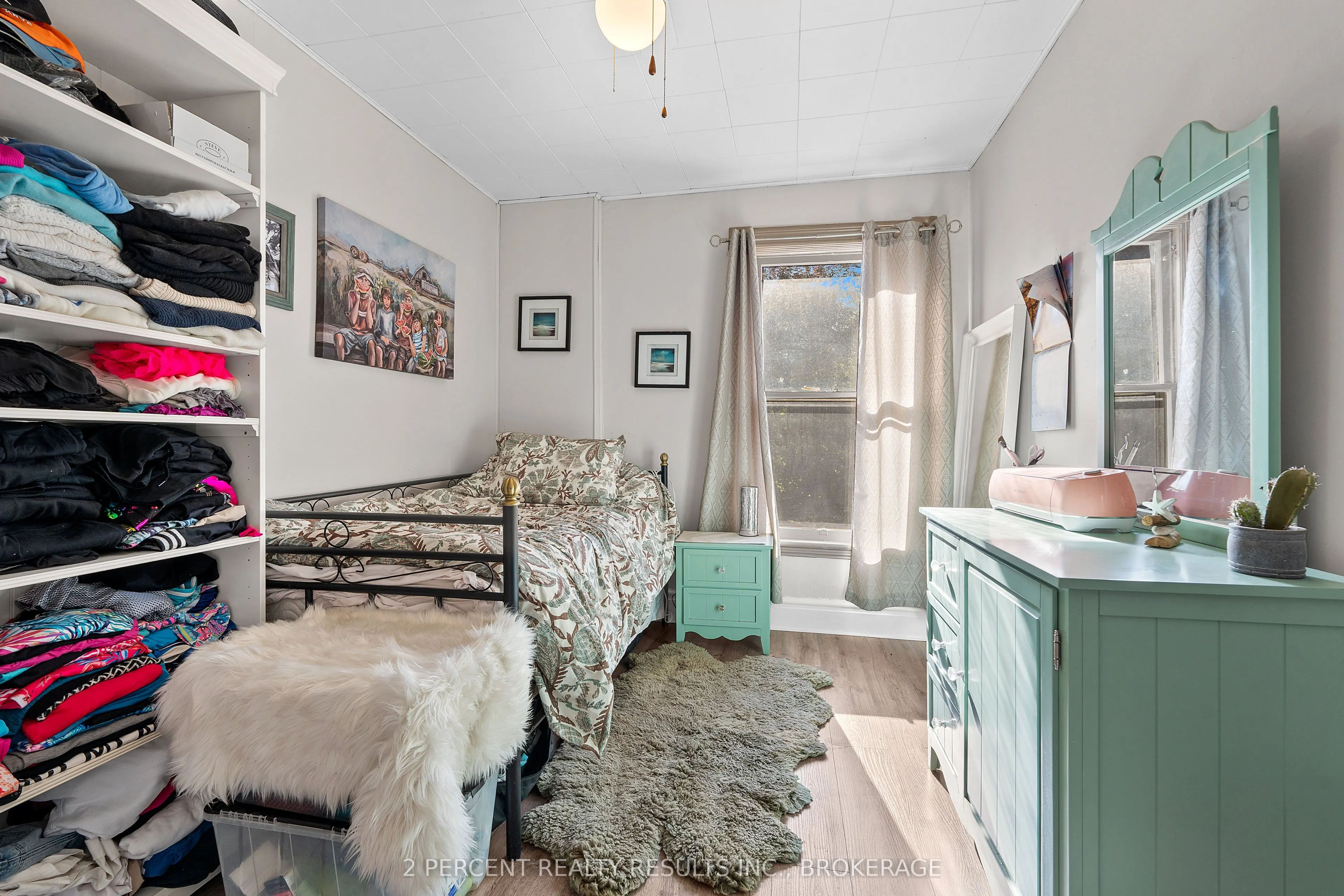 145 Pearl Street W