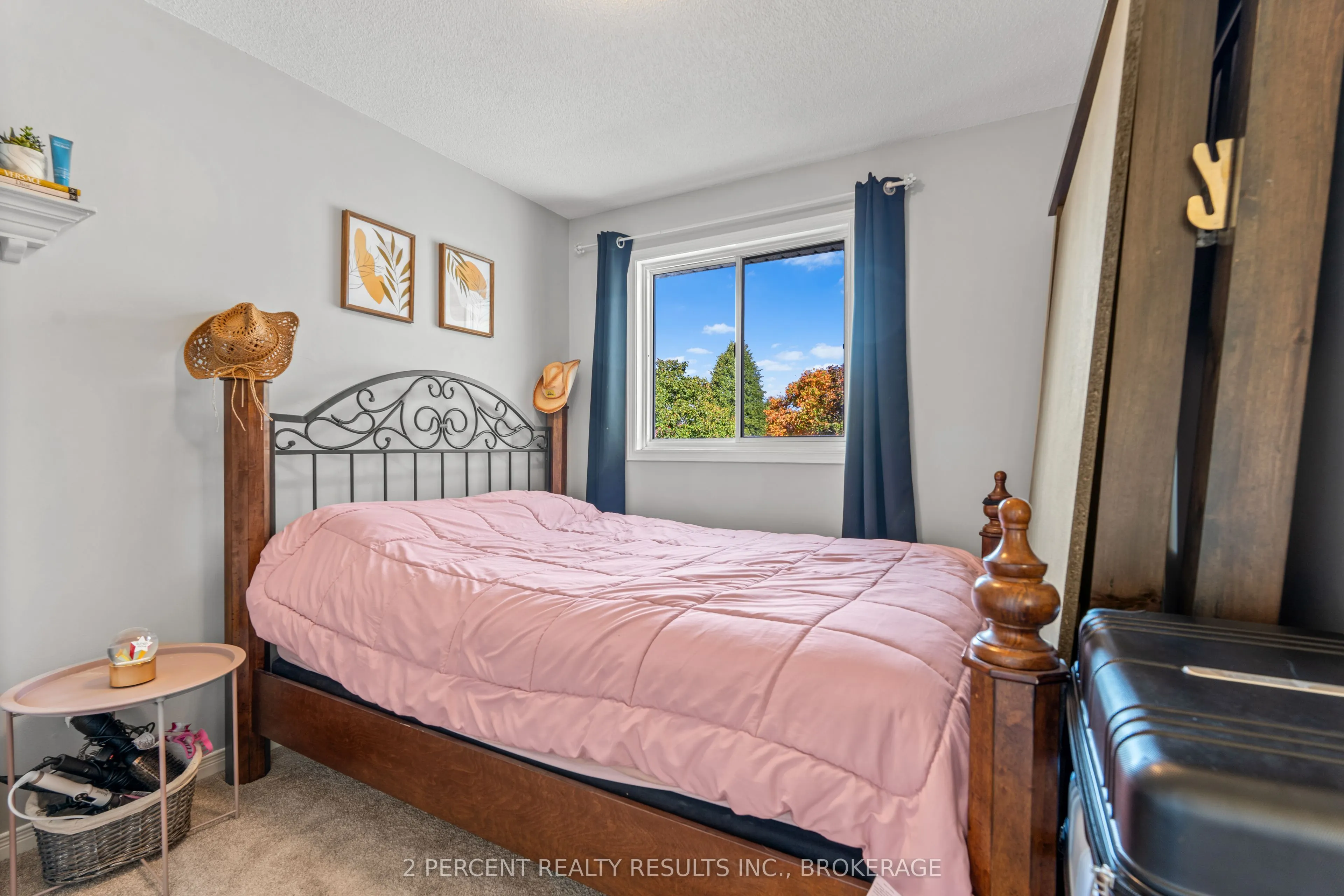 1405 Fisher Crescent
