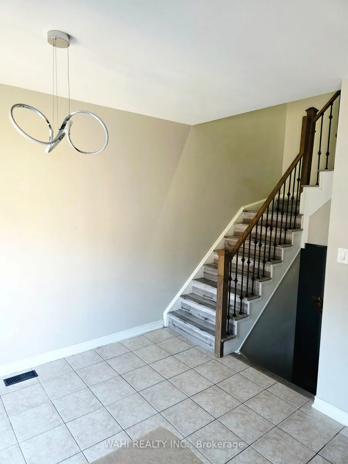 8 Lockport Way