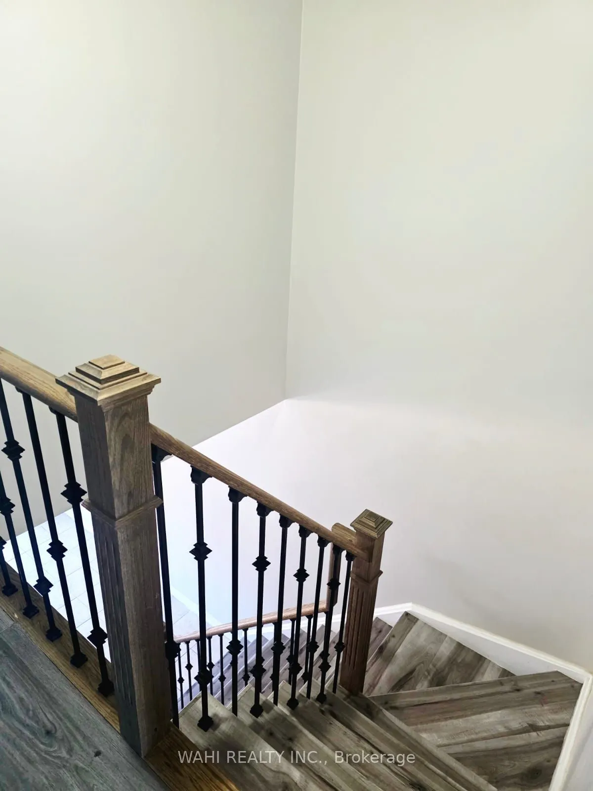 8 Lockport Way