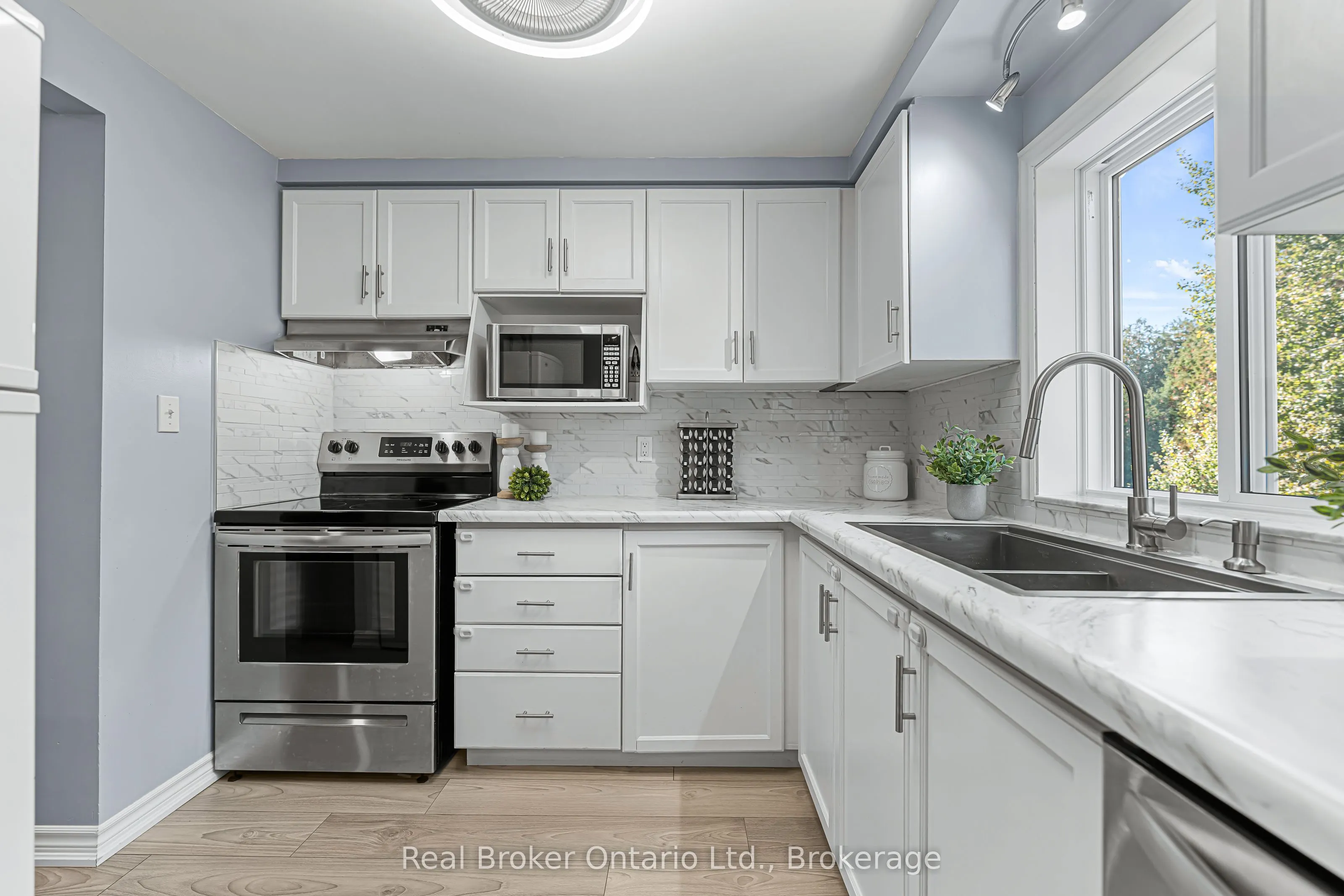 320 Alma Street, #10