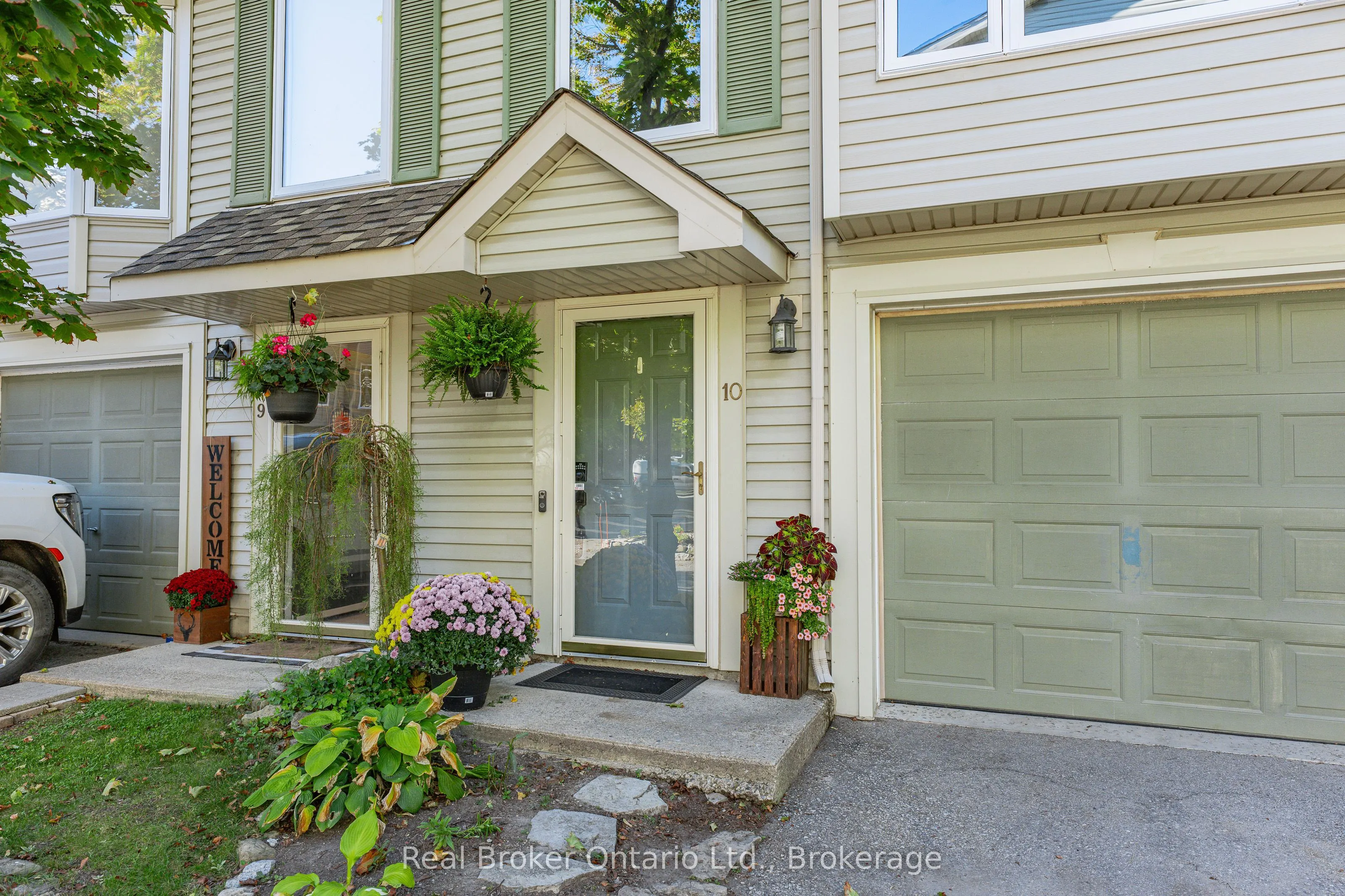 320 Alma Street, #10