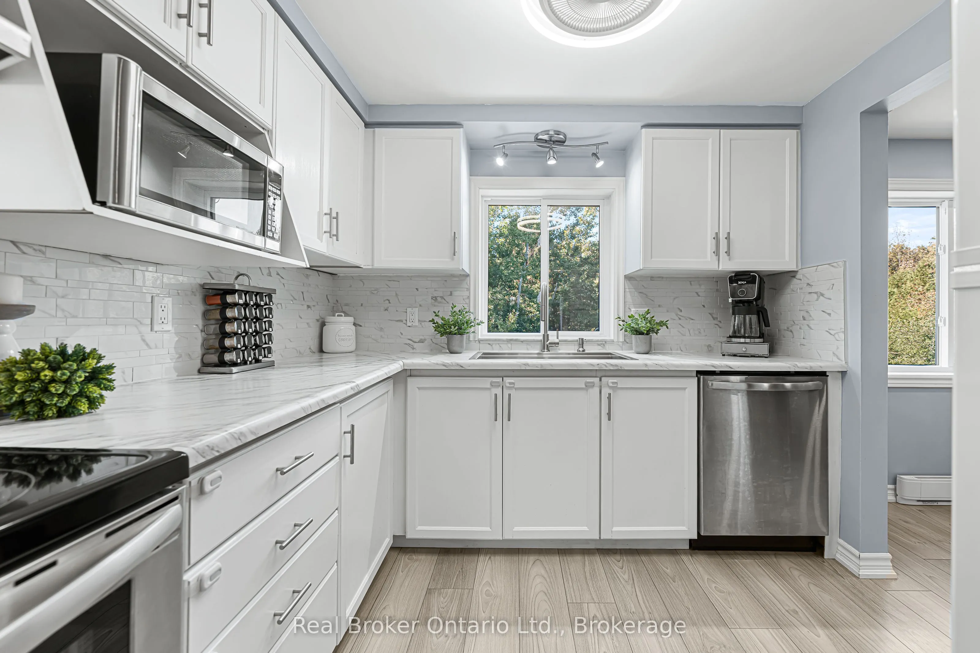 320 Alma Street, #10