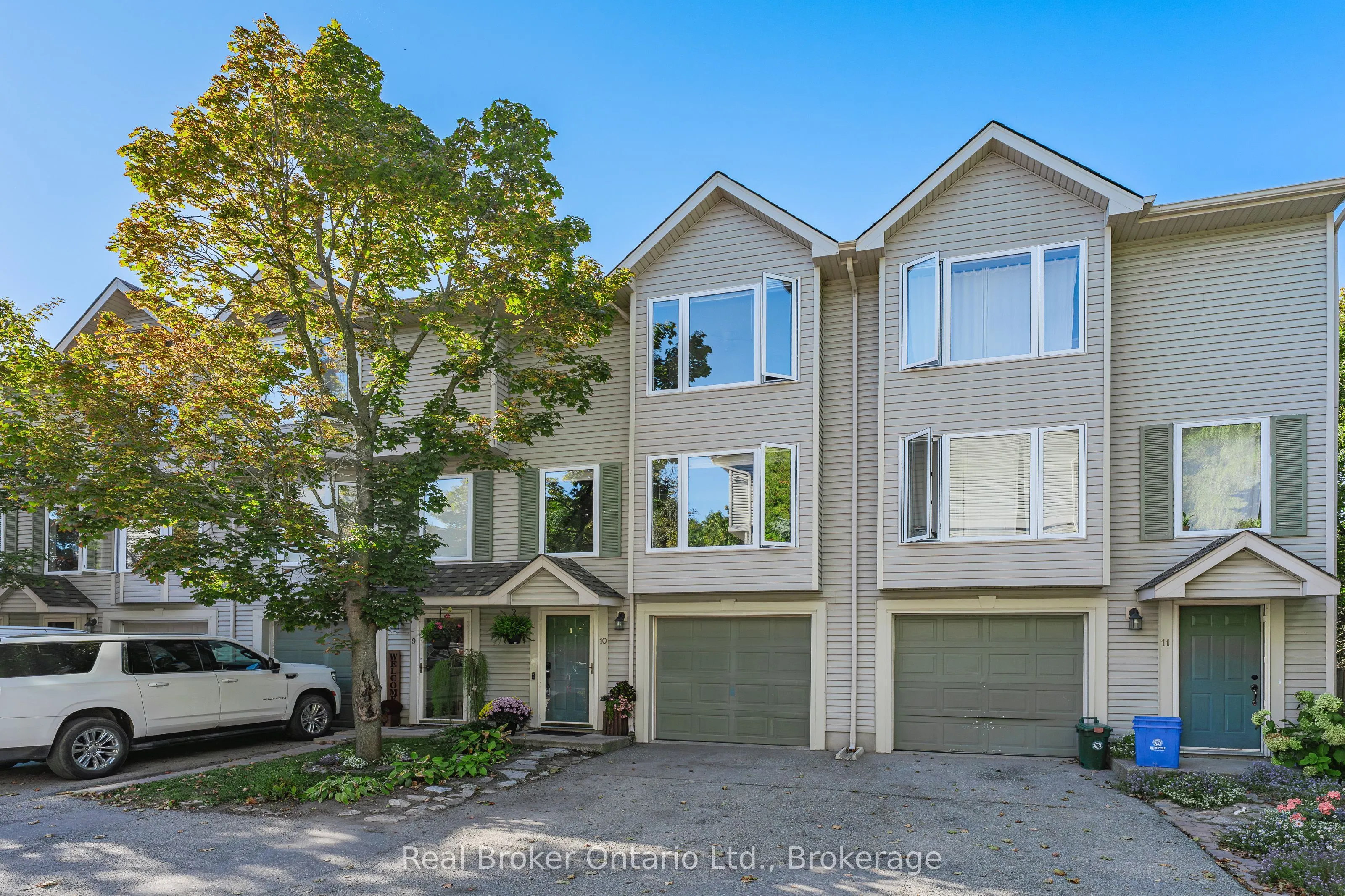 320 Alma Street, #10