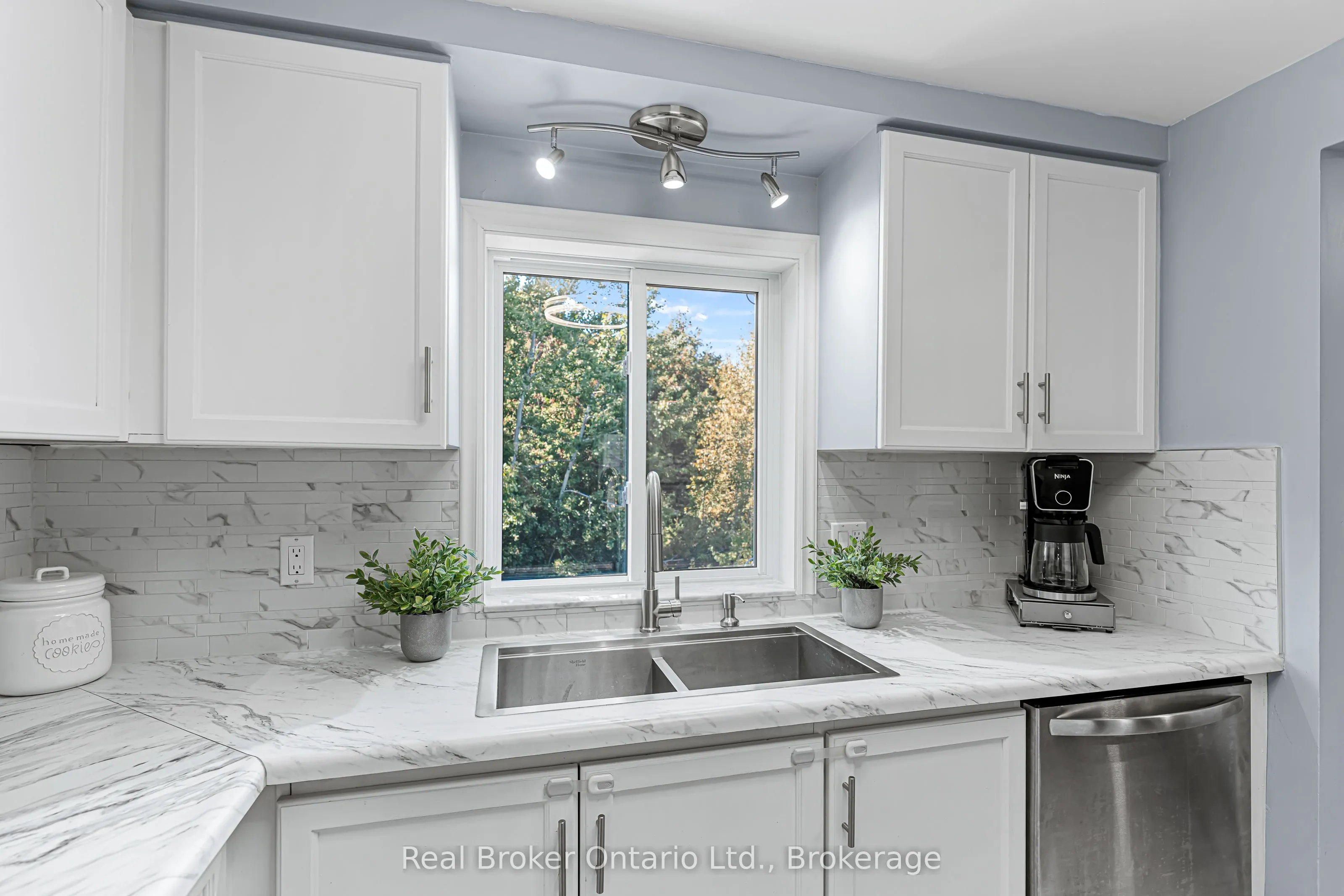 320 Alma Street, #10