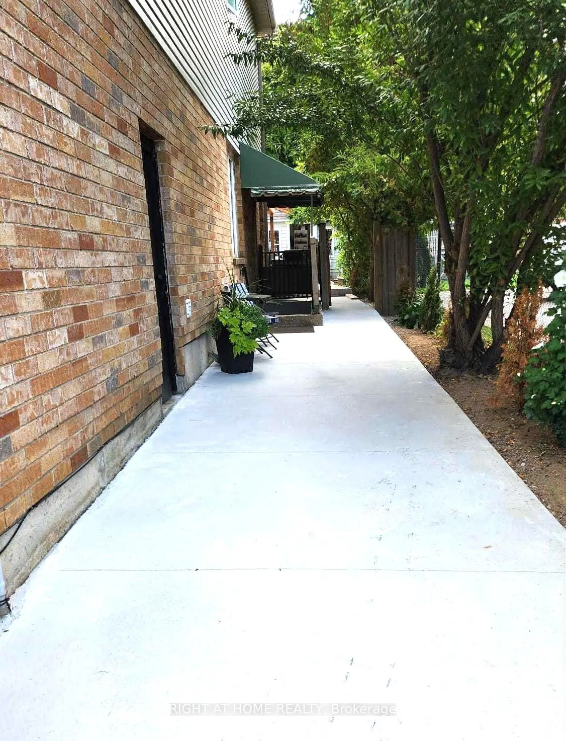 44 Meadowlands Boulevard, #BASEMENT