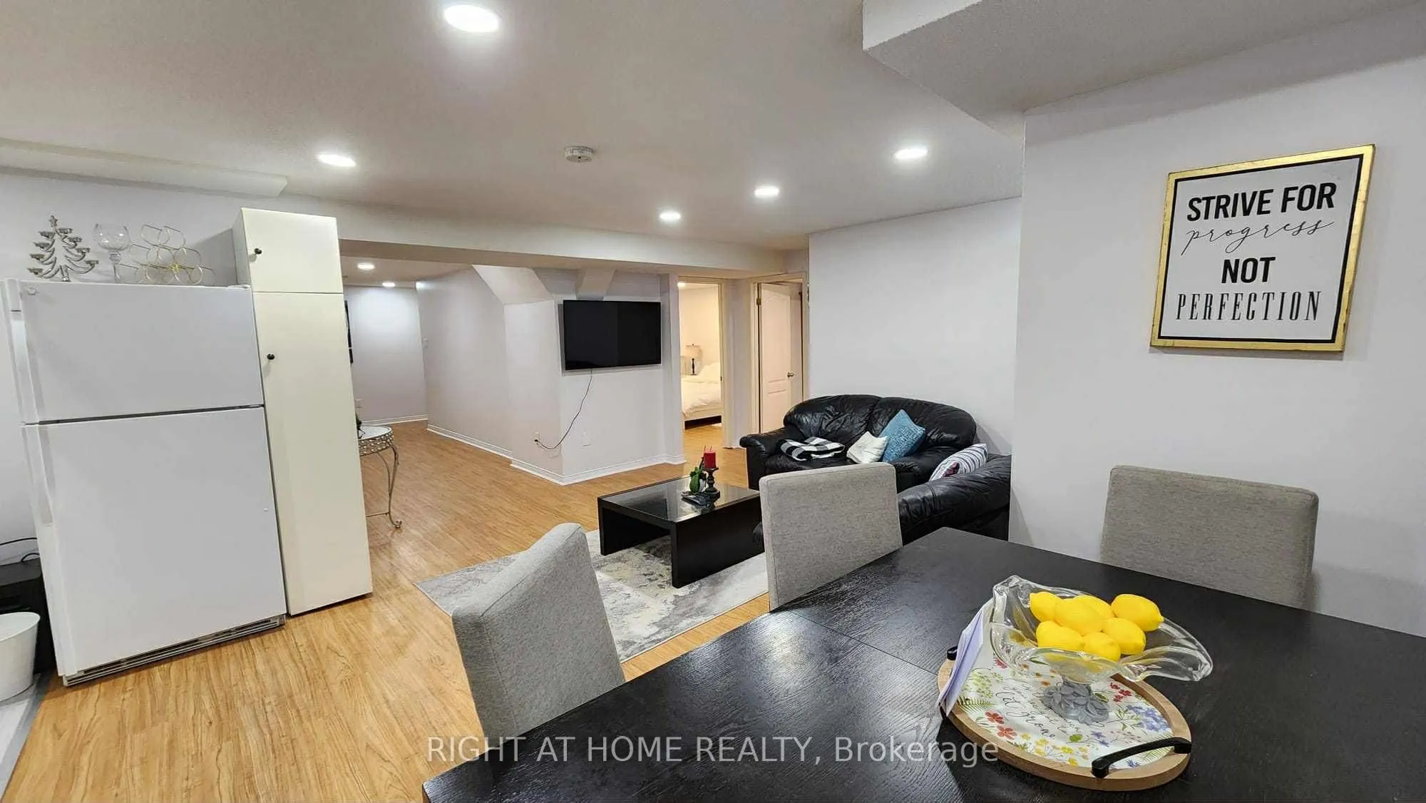 44 Meadowlands Boulevard, #BASEMENT