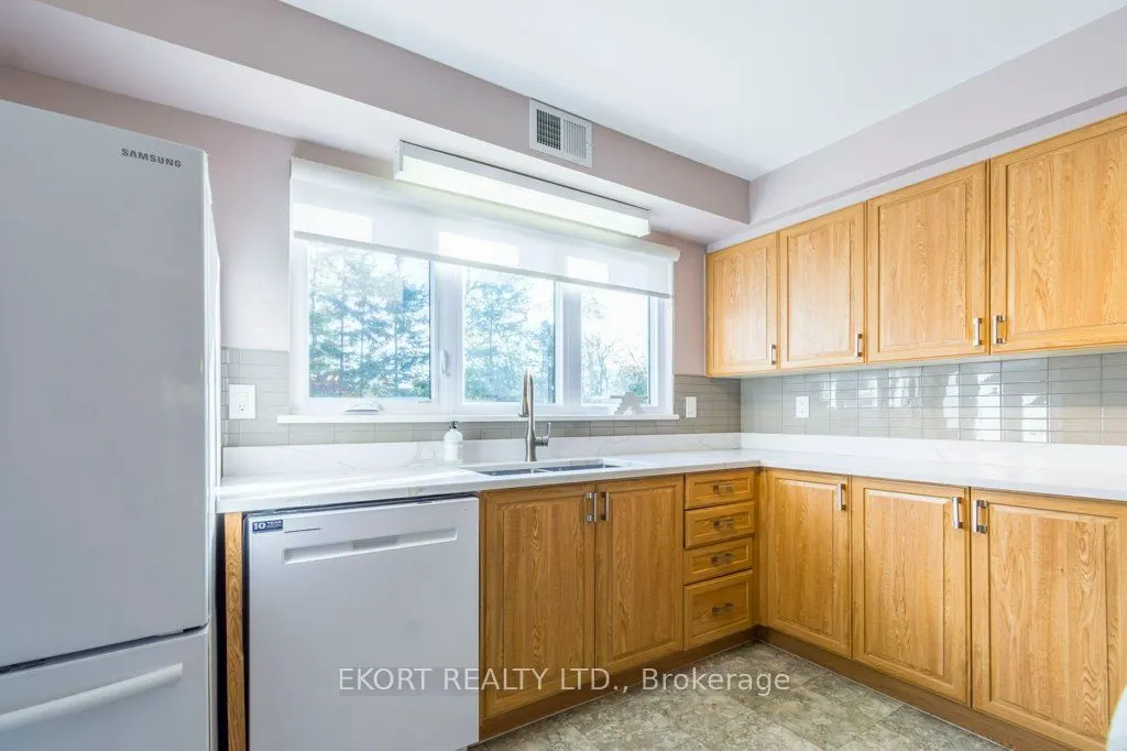 179 Herchimer Avenue, #19