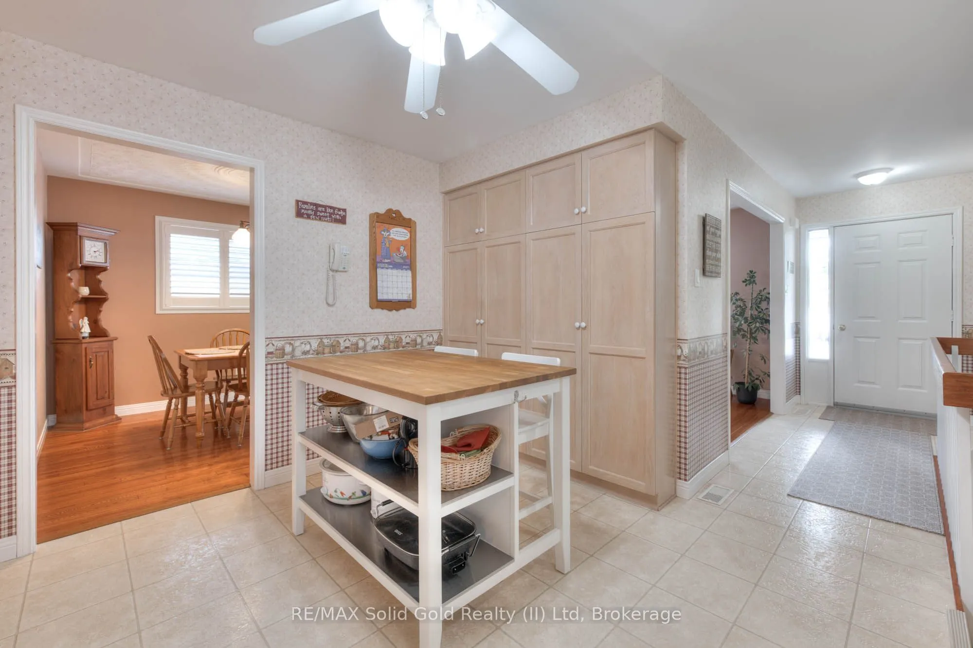 621 Sprucehurst Crescent