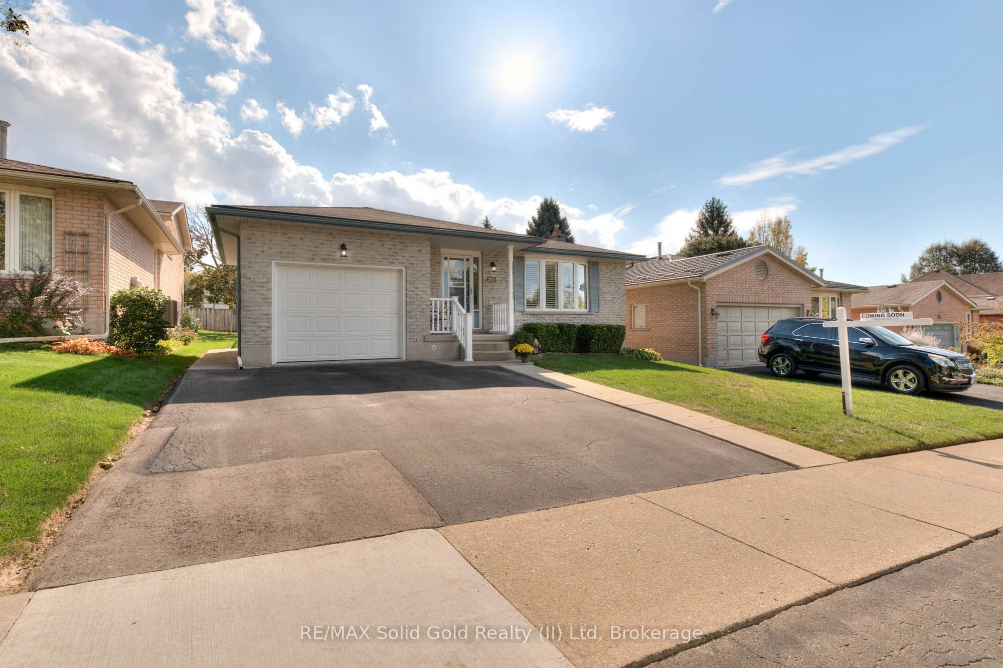 621 Sprucehurst Crescent