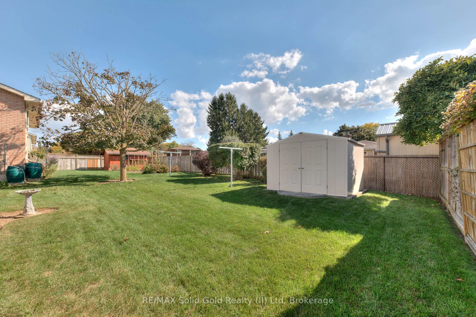 621 Sprucehurst Crescent