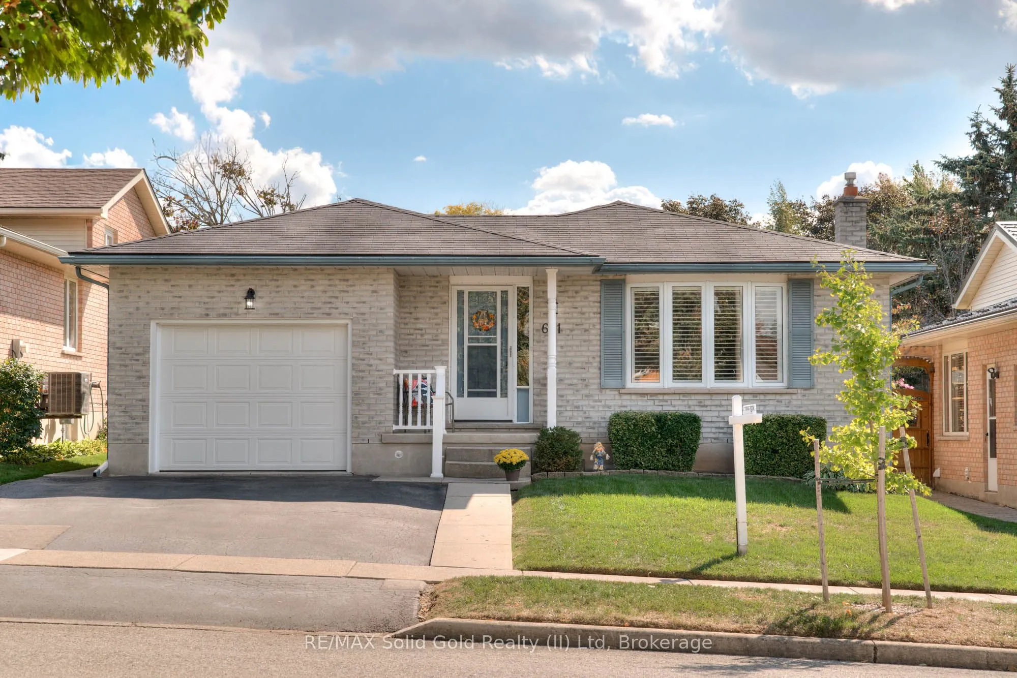 621 Sprucehurst Crescent