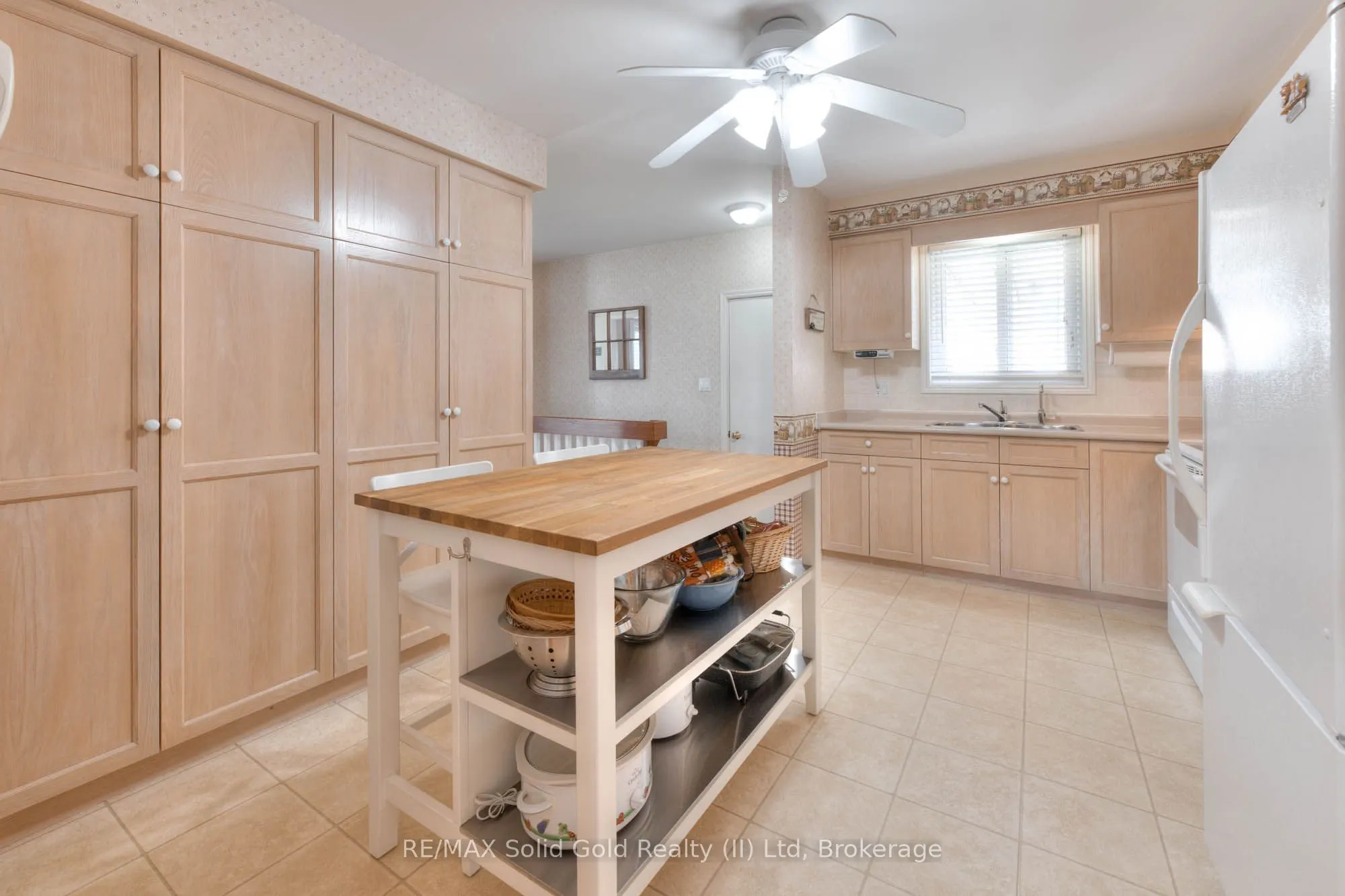 621 Sprucehurst Crescent