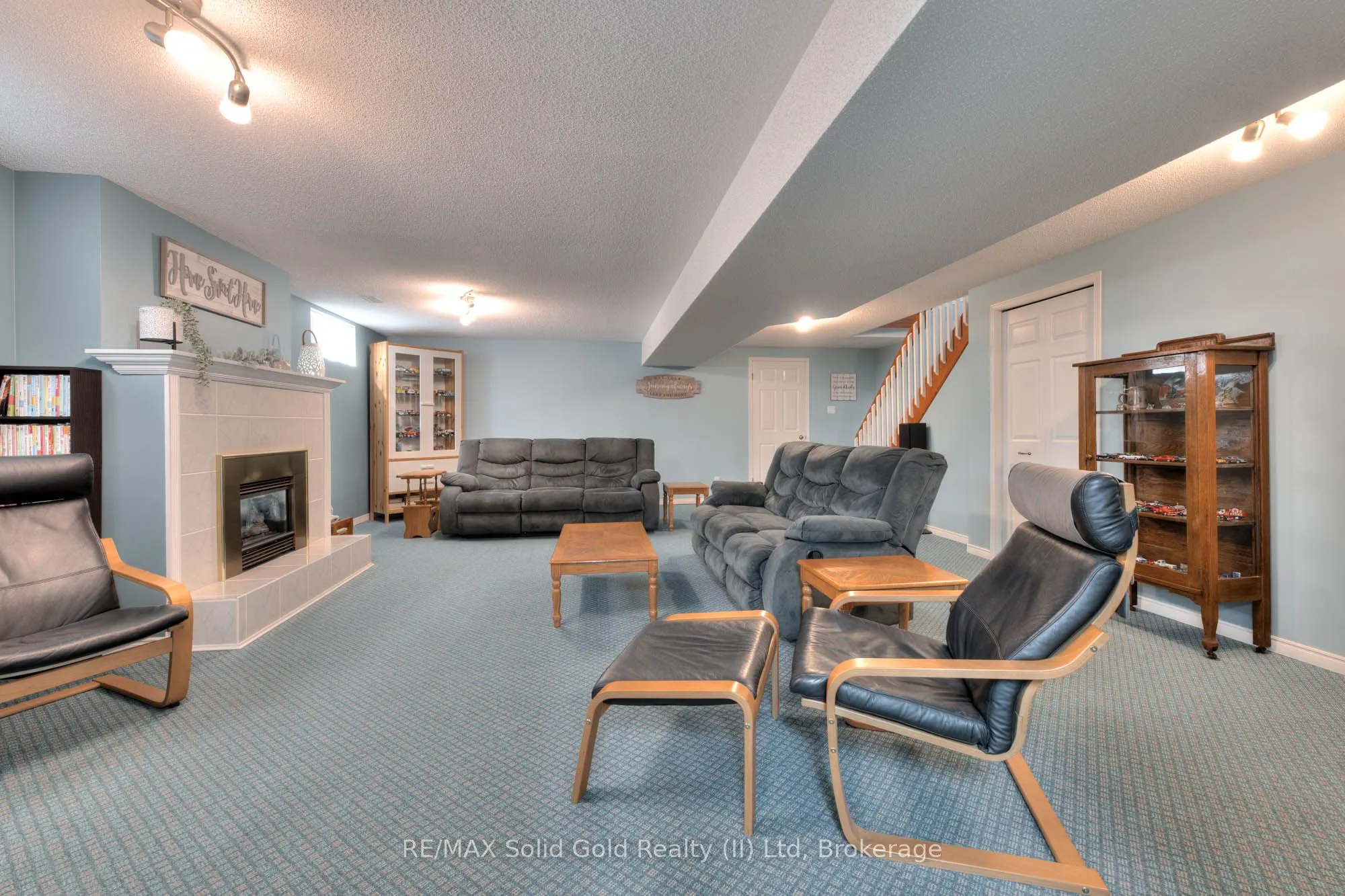 621 Sprucehurst Crescent