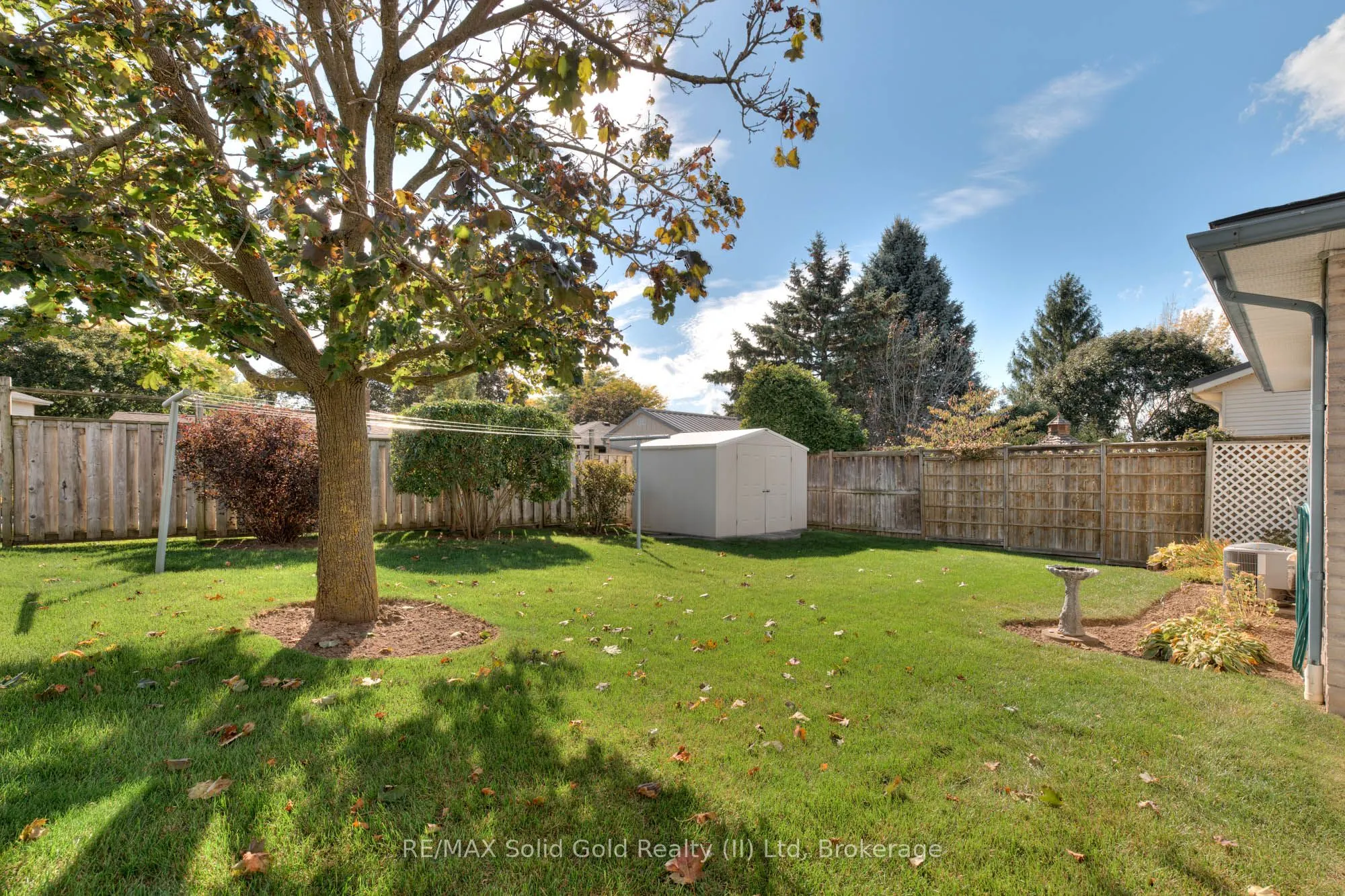 621 Sprucehurst Crescent