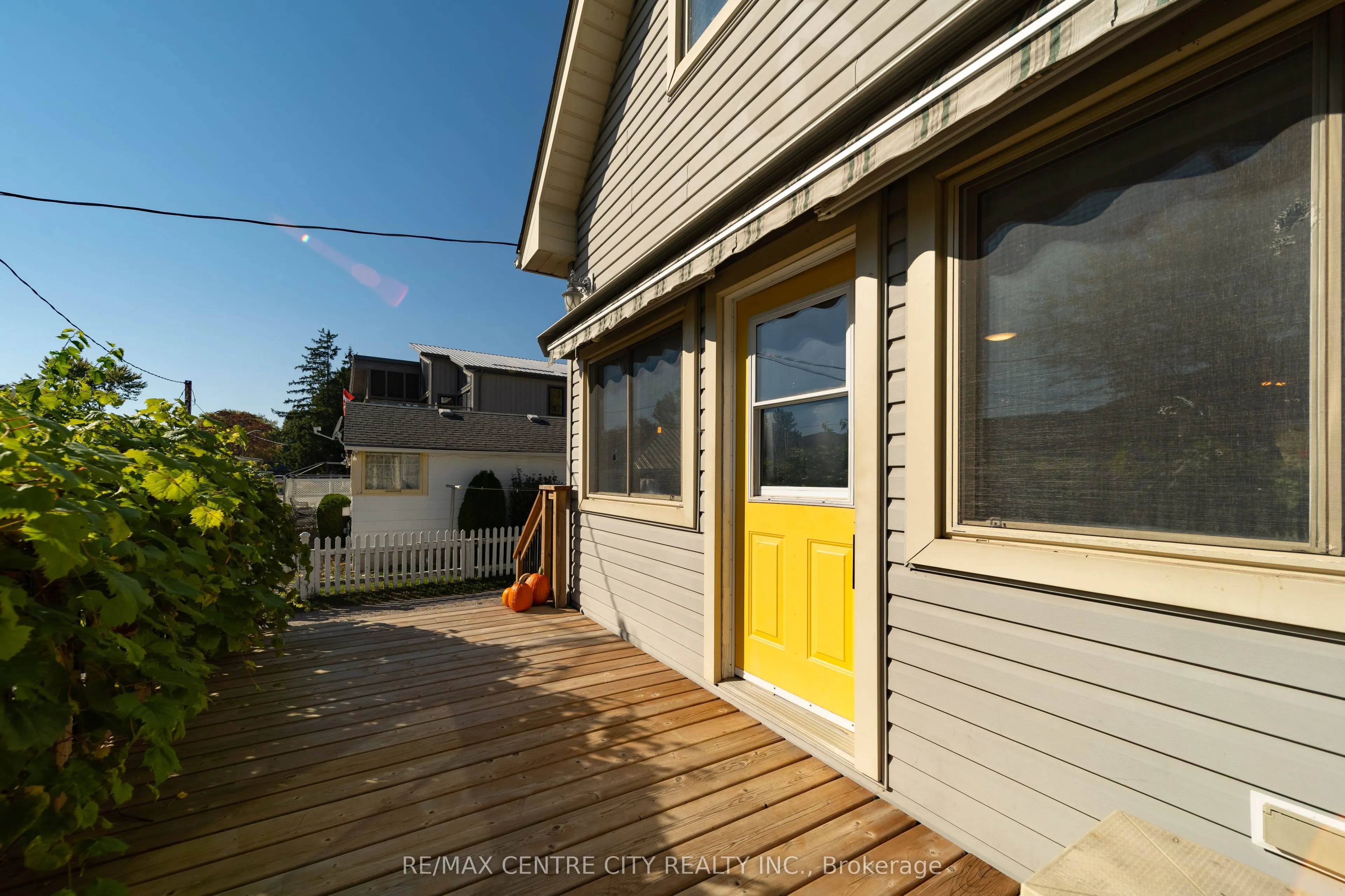 417 Edith Cavell Boulevard