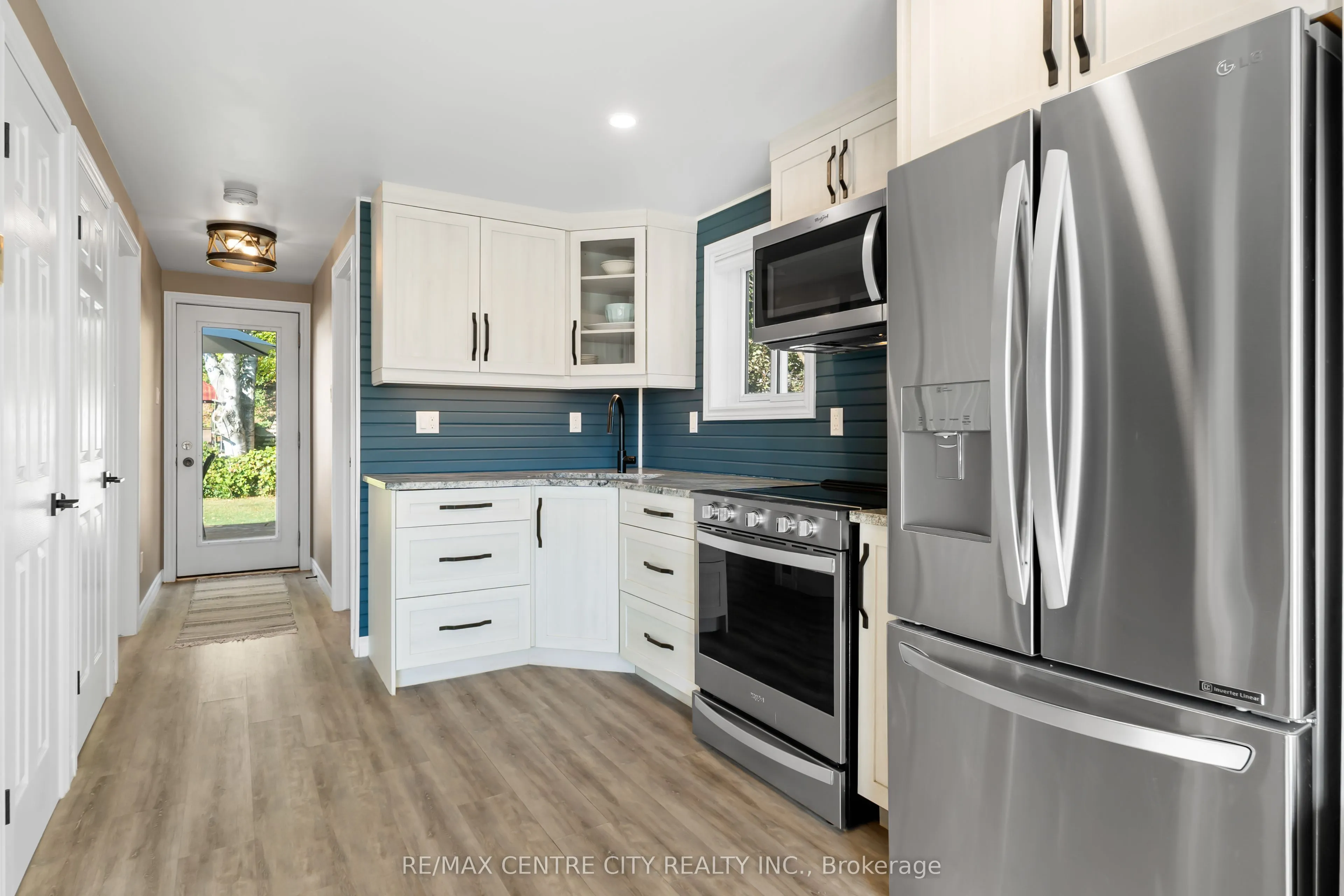 417 Edith Cavell Boulevard