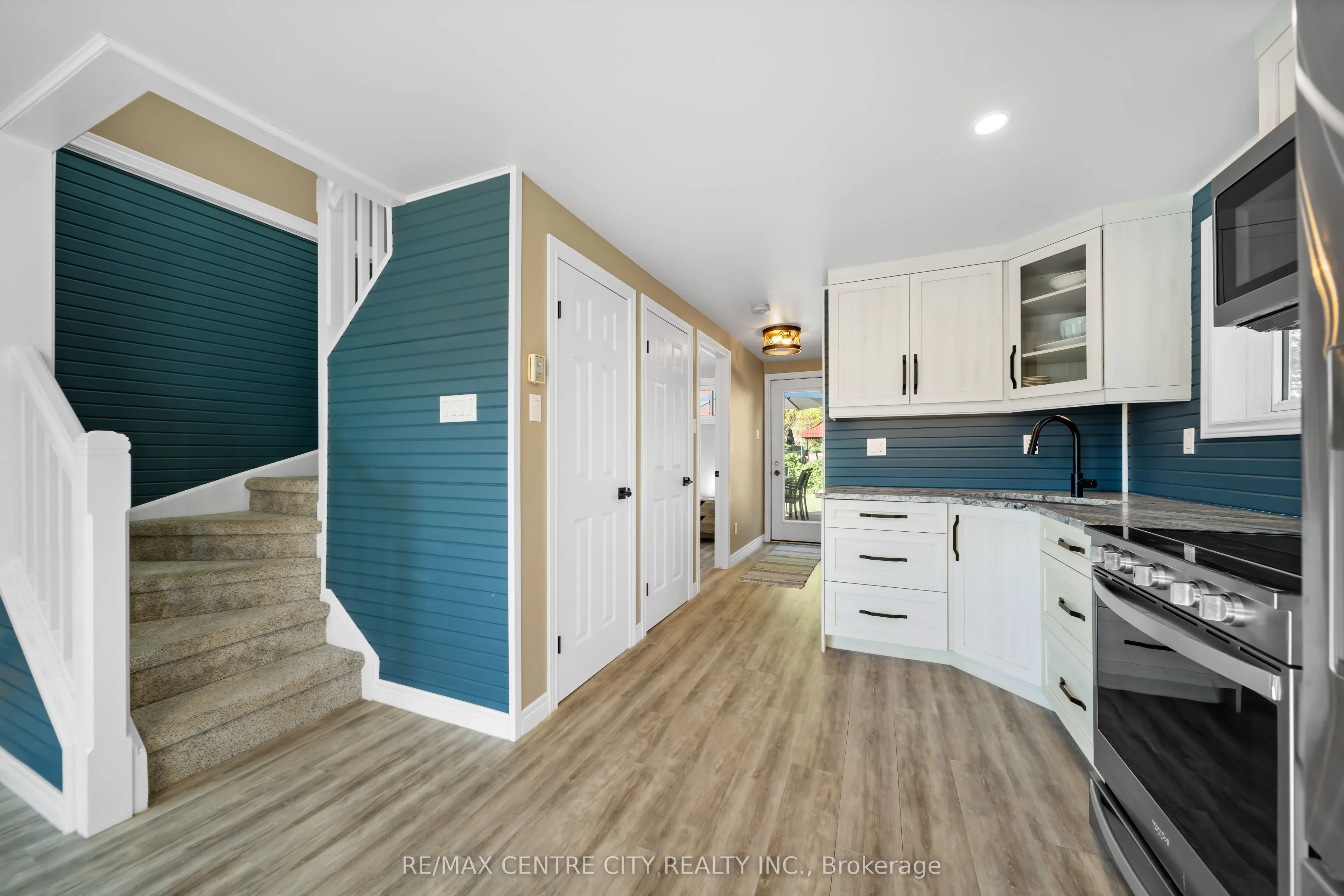 417 Edith Cavell Boulevard