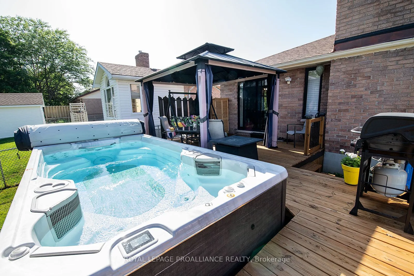 583 Victoria Avenue