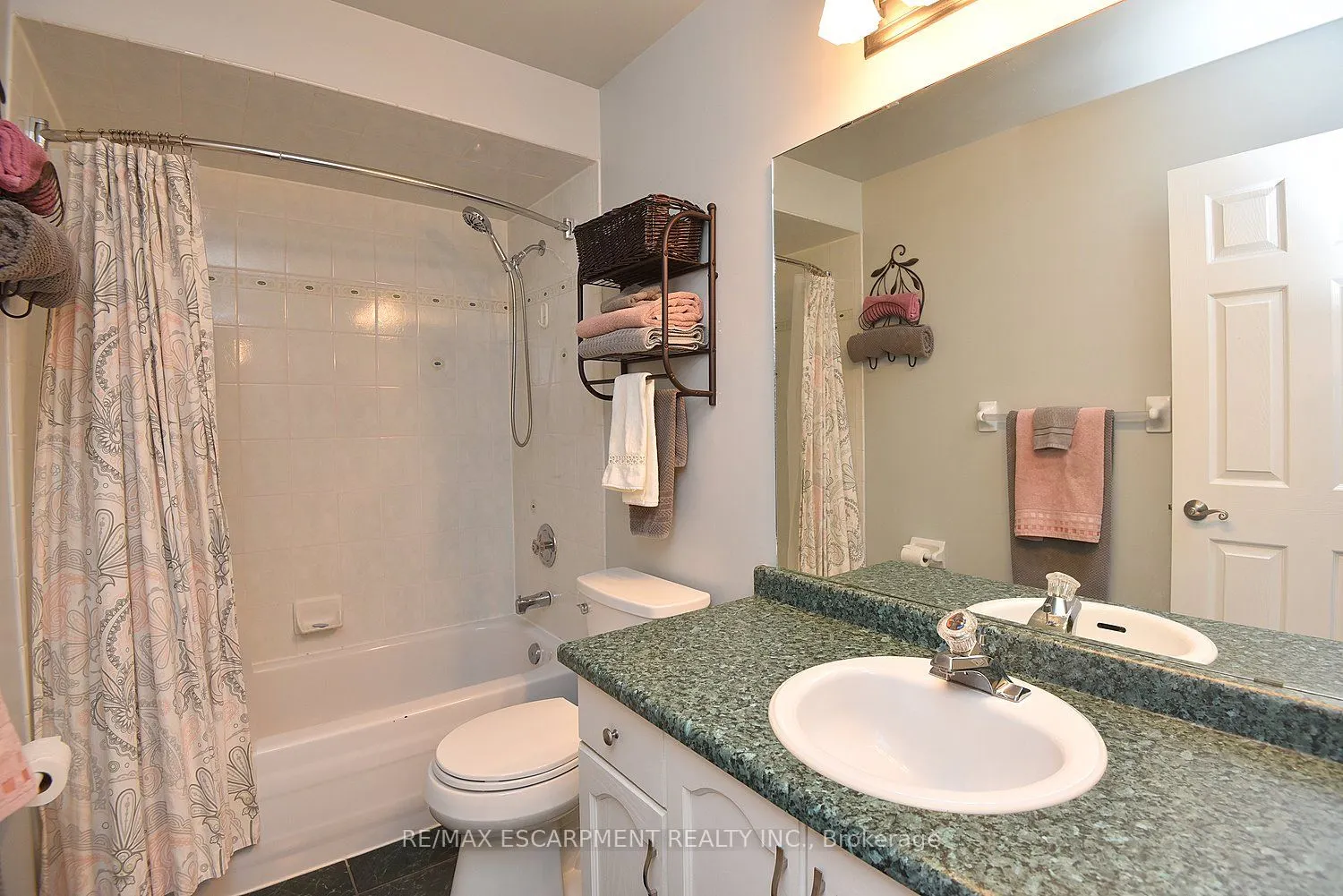 11 Jacqueline Boulevard