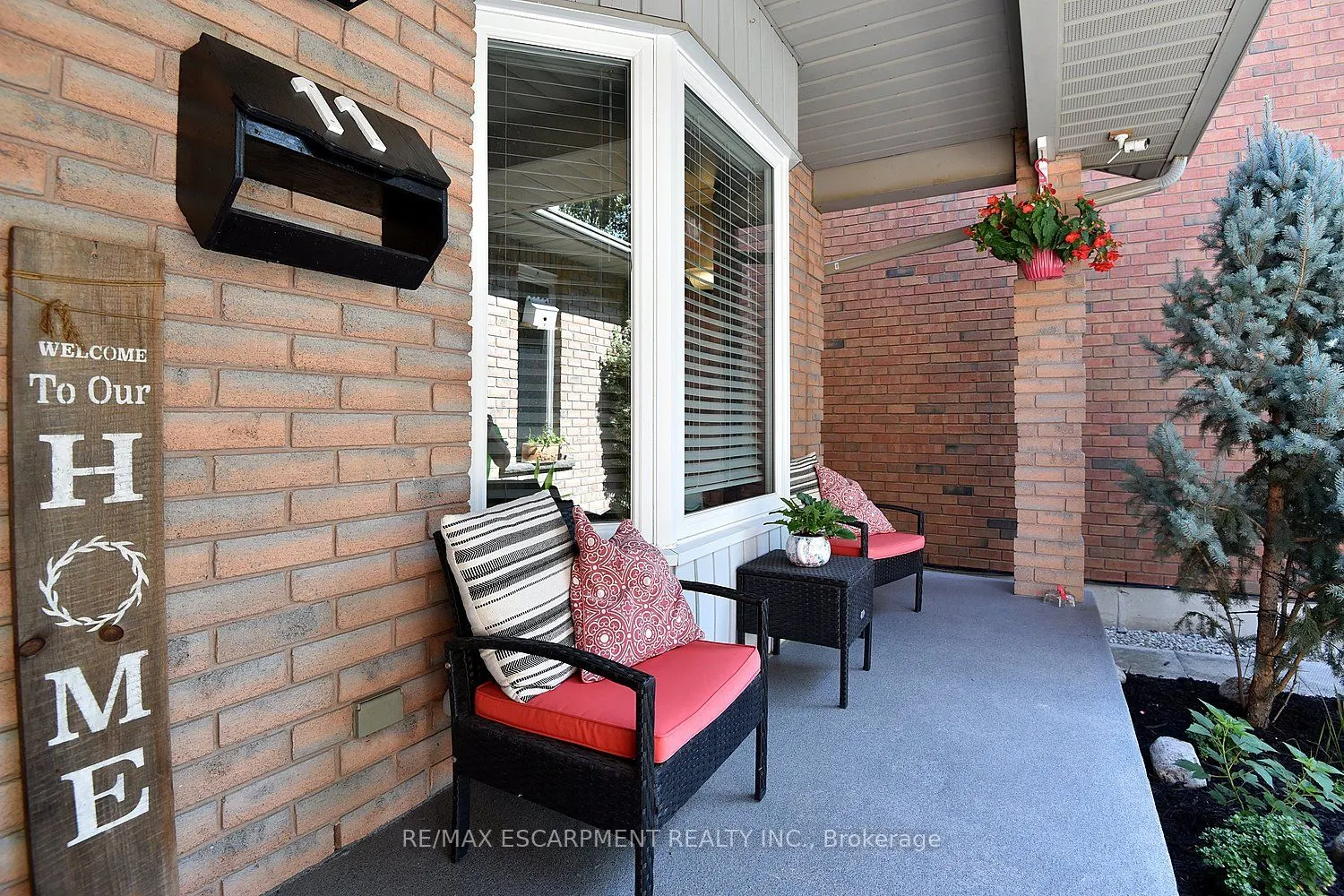 11 Jacqueline Boulevard