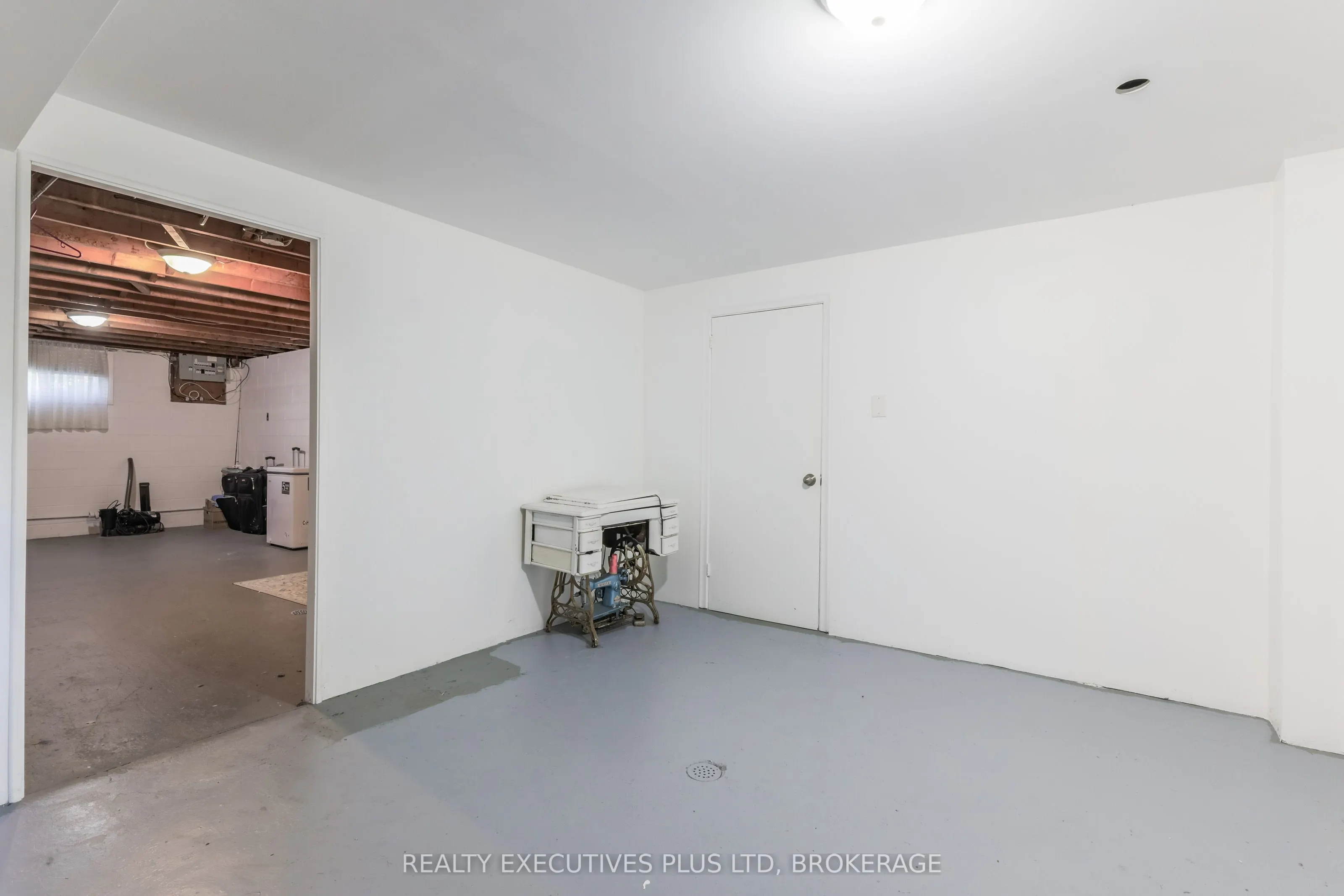6528 STAMFORD GREEN Drive