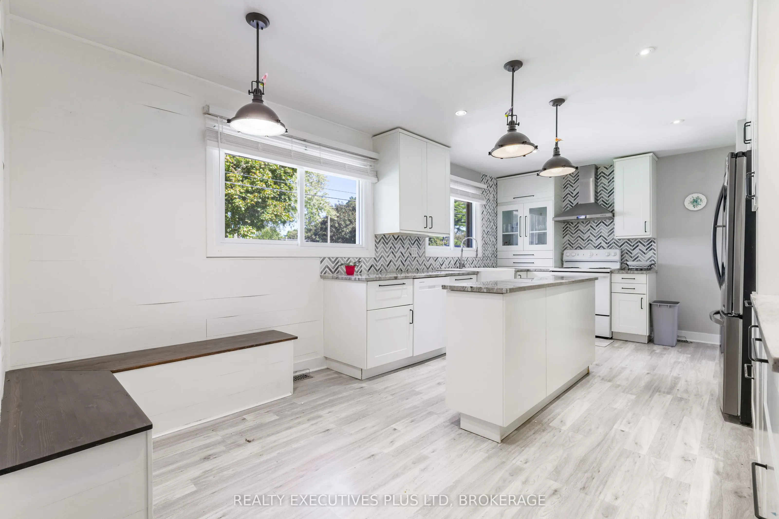 6528 STAMFORD GREEN Drive