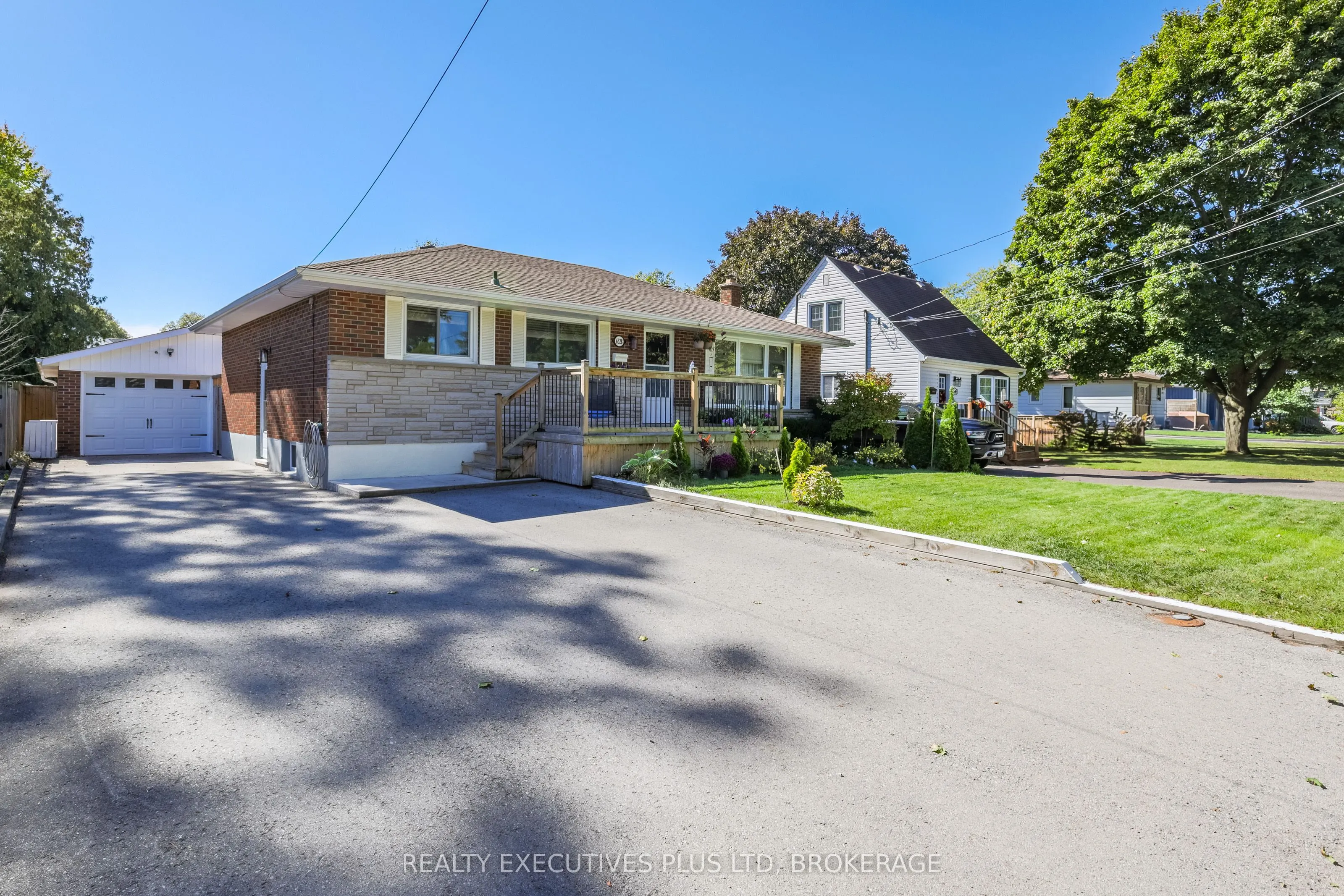 6528 STAMFORD GREEN Drive