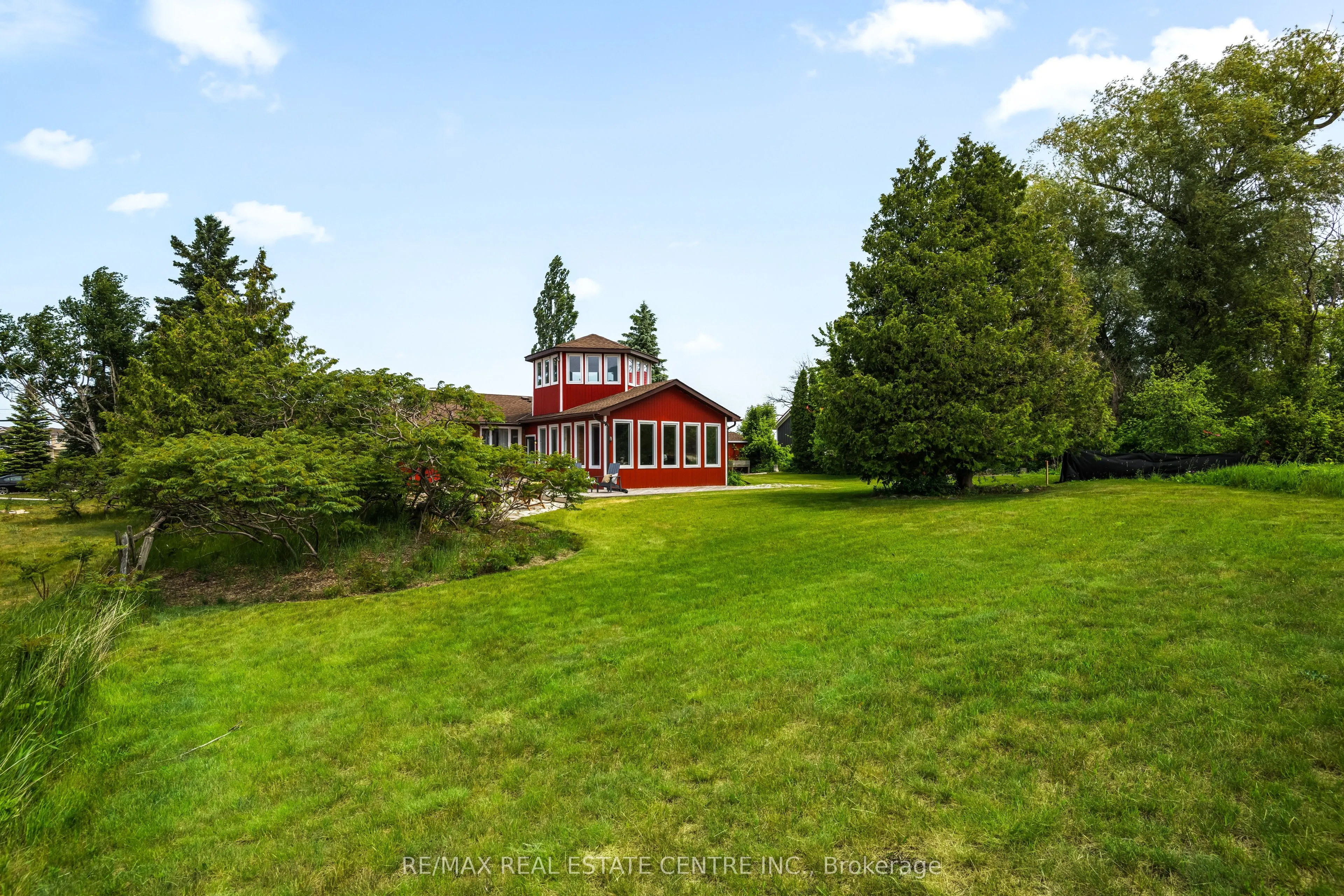 188 Lakeshore Road E
