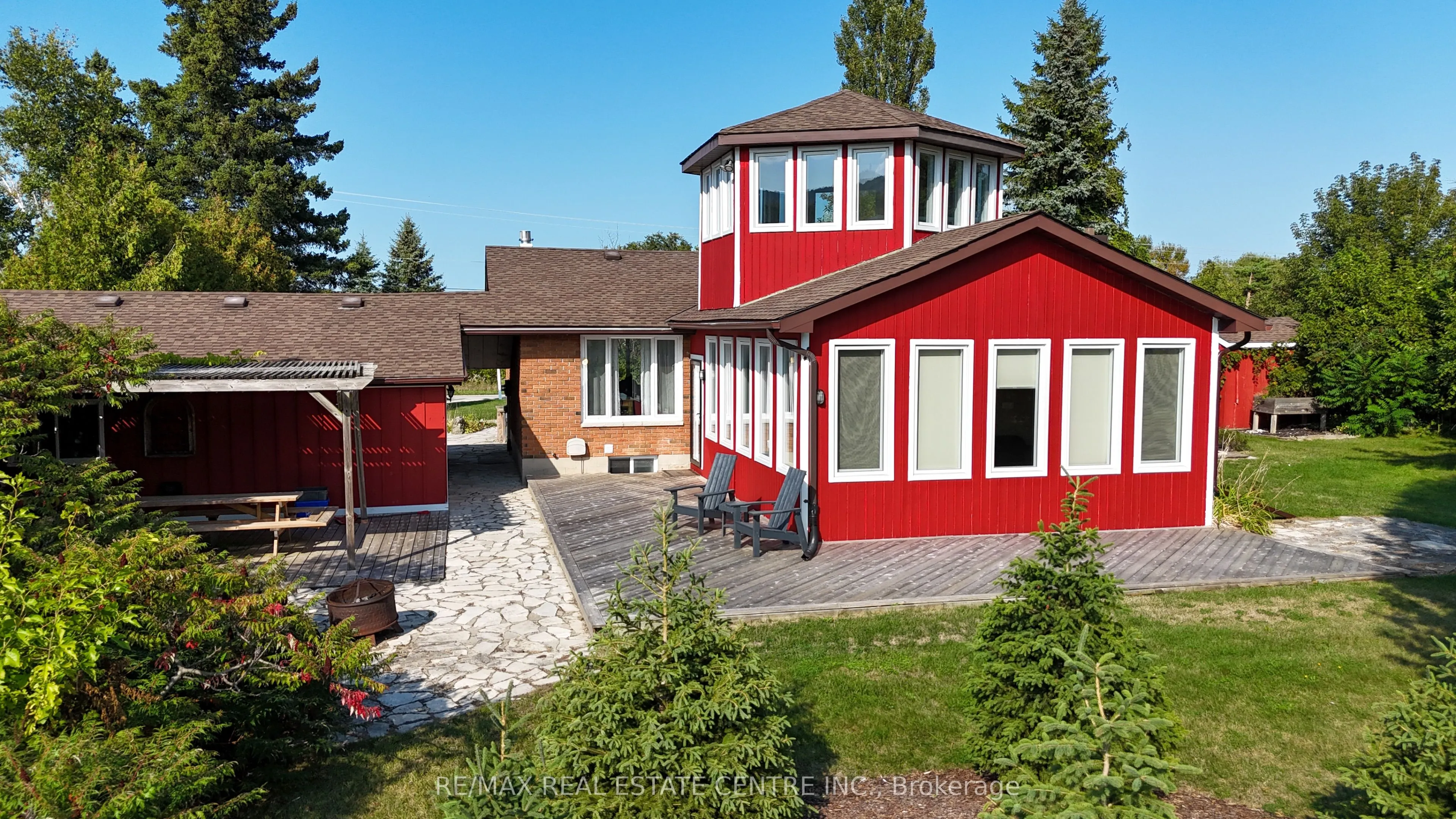 188 Lakeshore Road E
