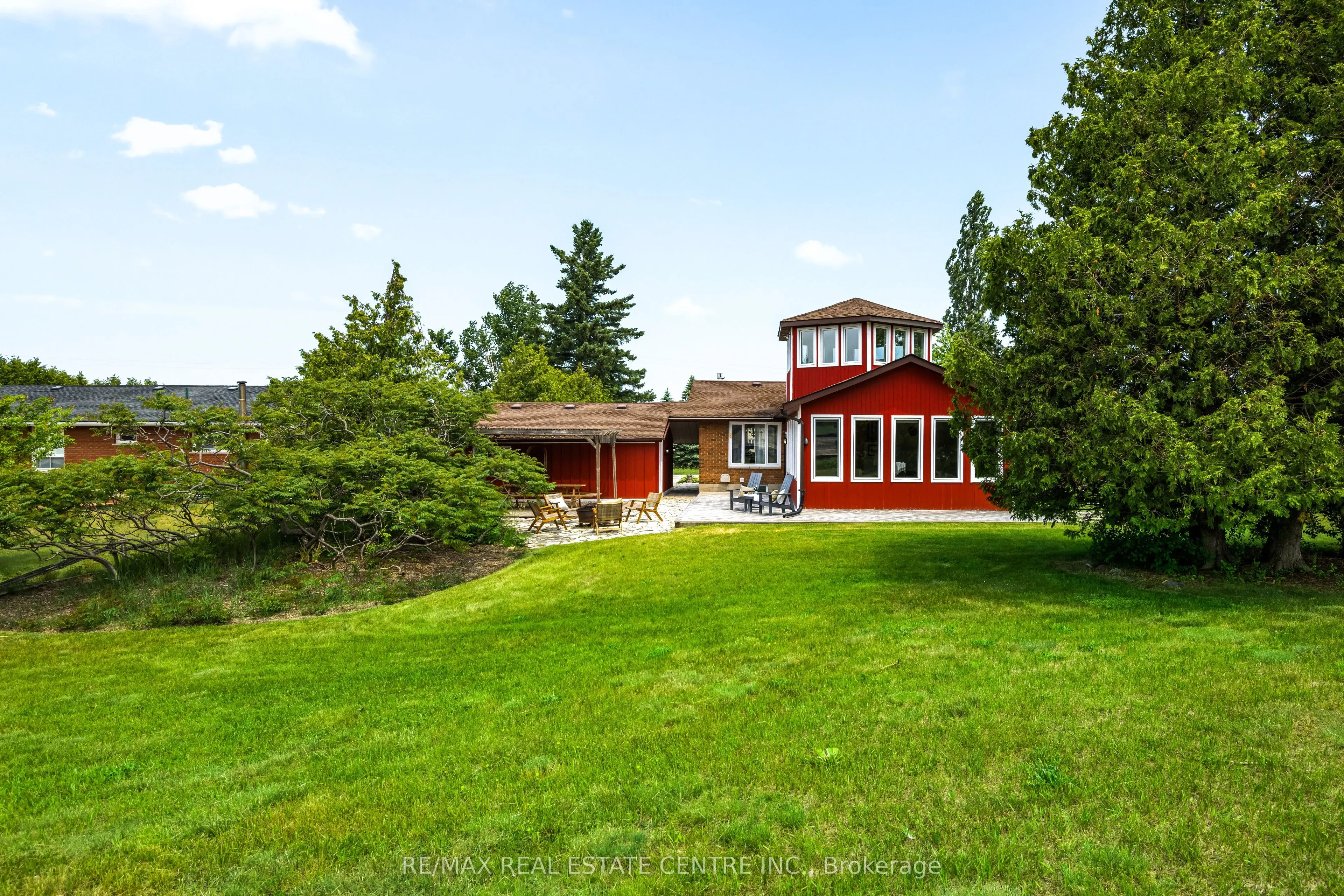 188 Lakeshore Road E